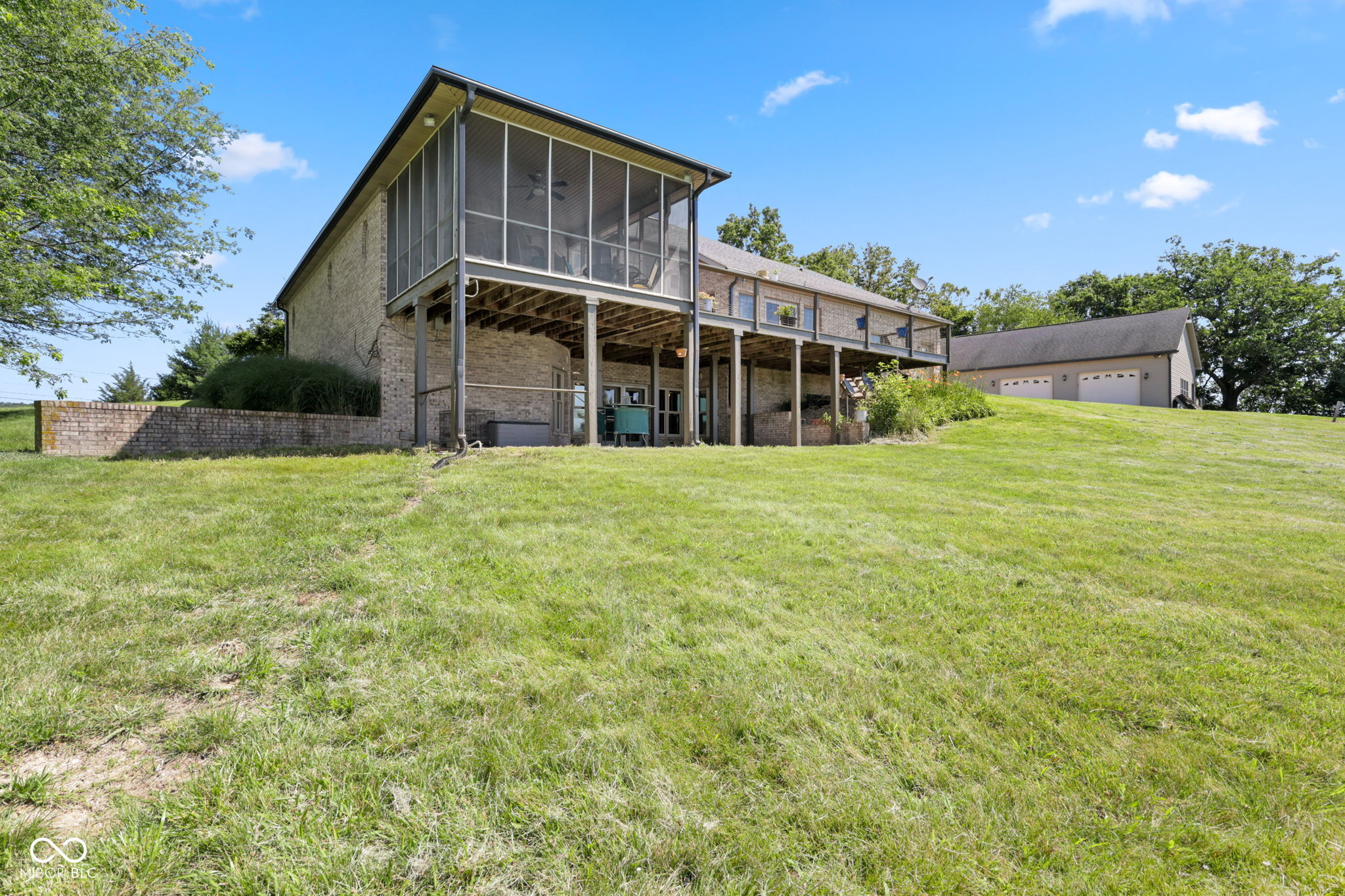 5619 W County Road 200 N
