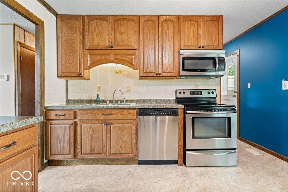 1100 Delwood Drive