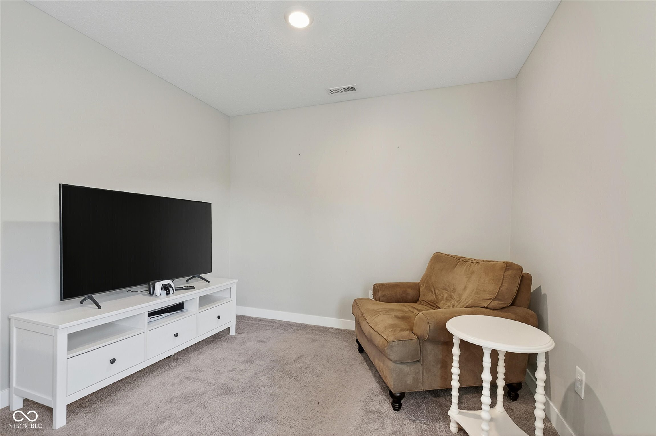 9863 Gaylen Court