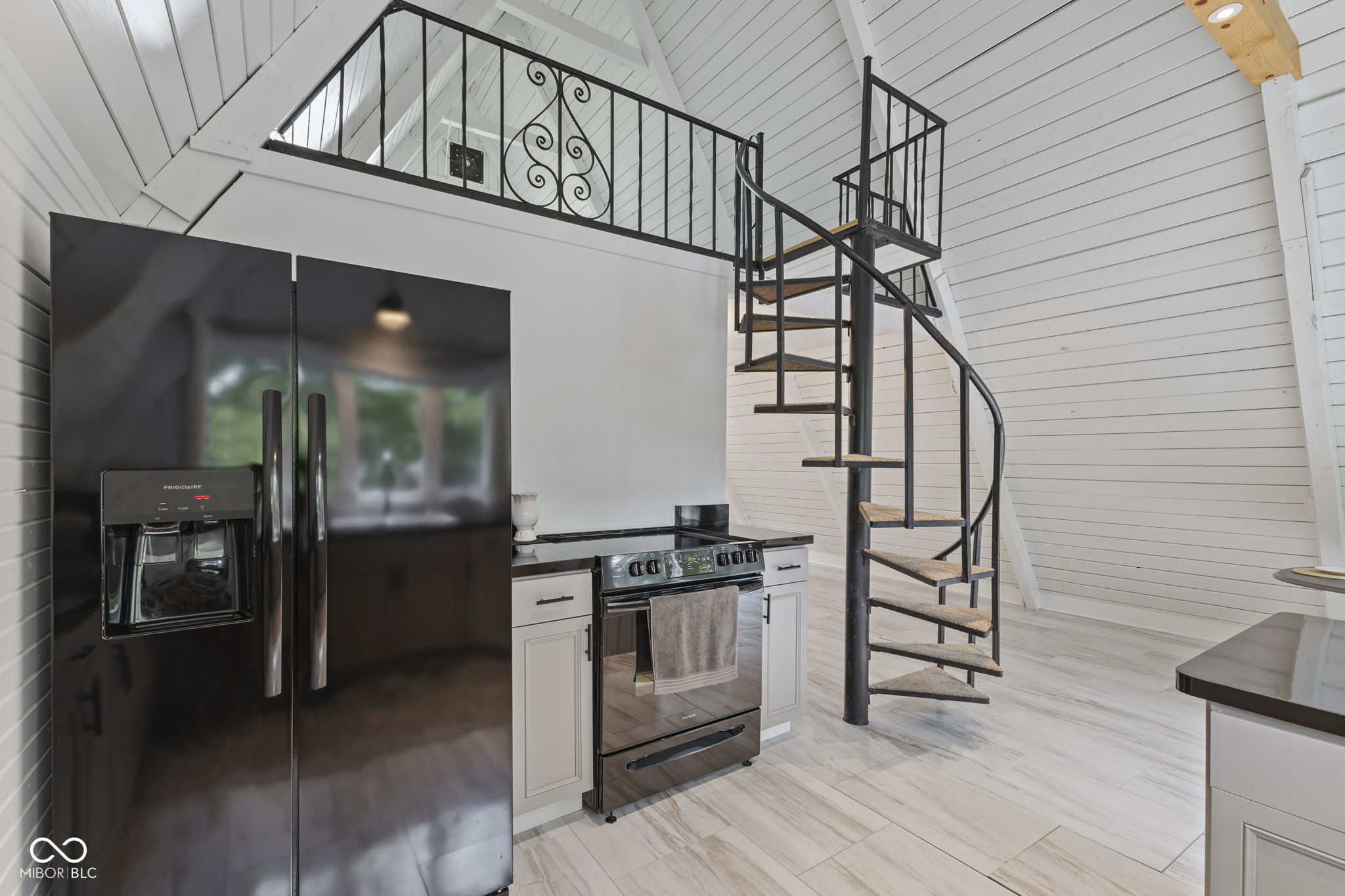 5801 Paradise Drive