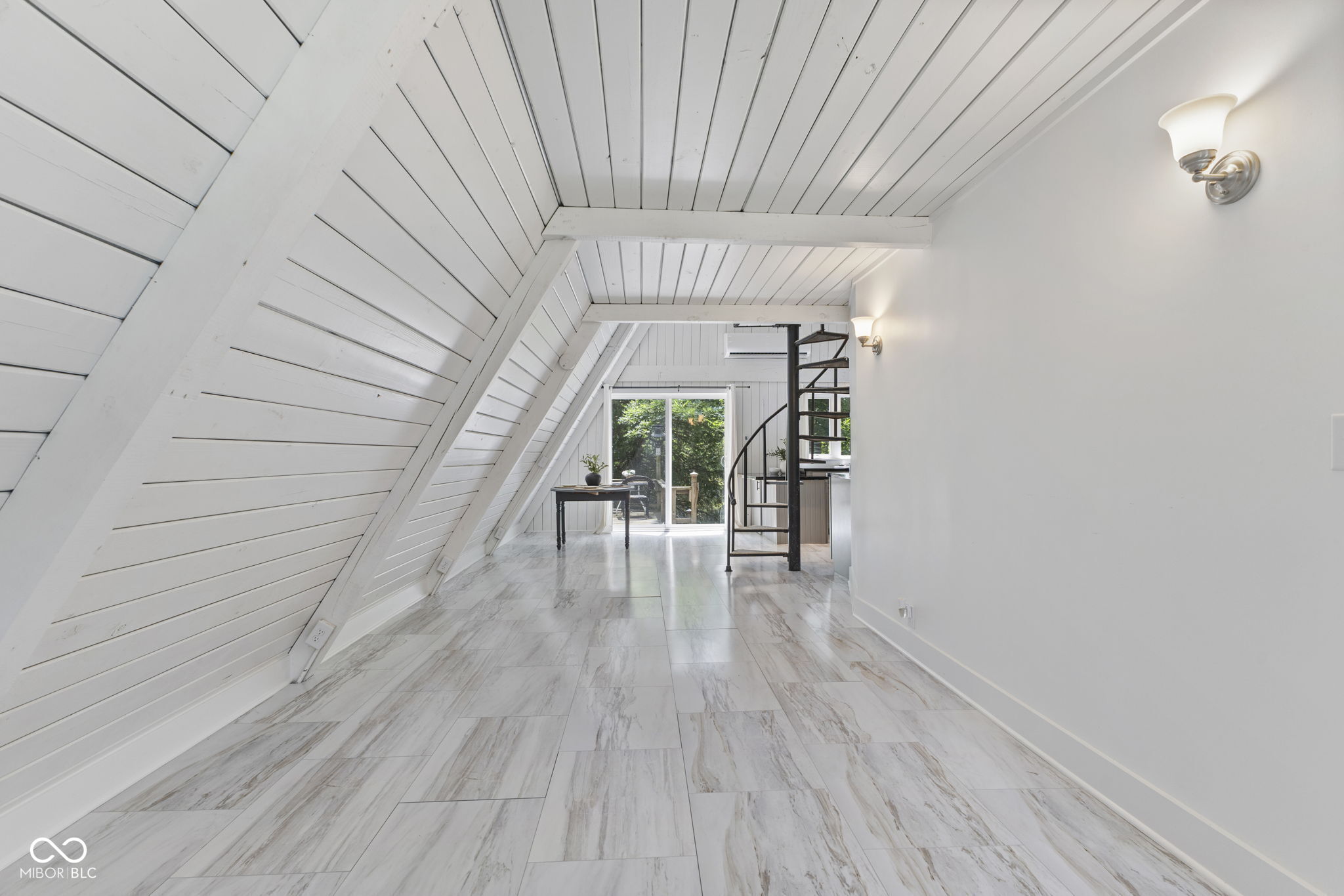 5801 Paradise Drive