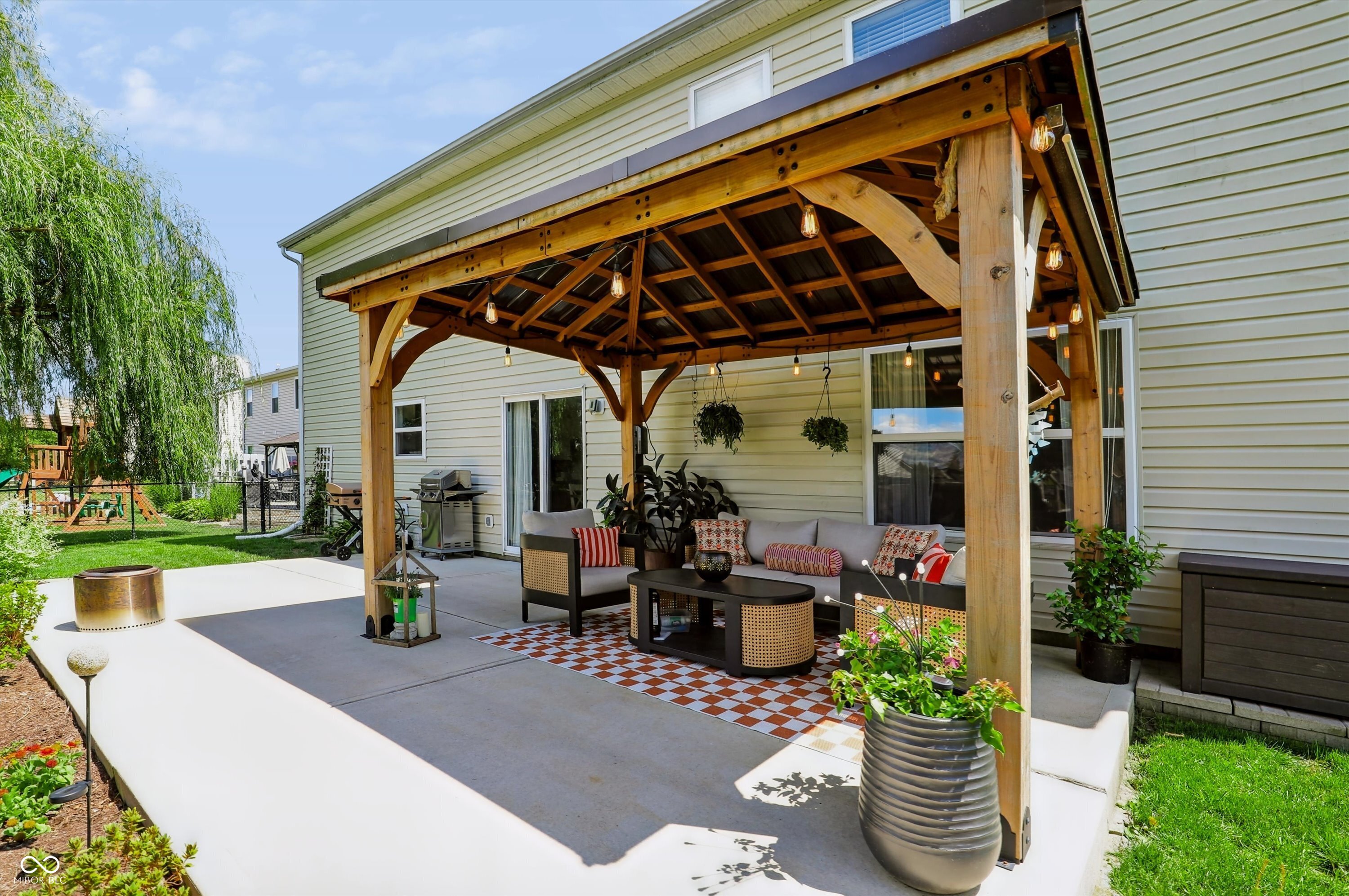 6808 Harriet Drive