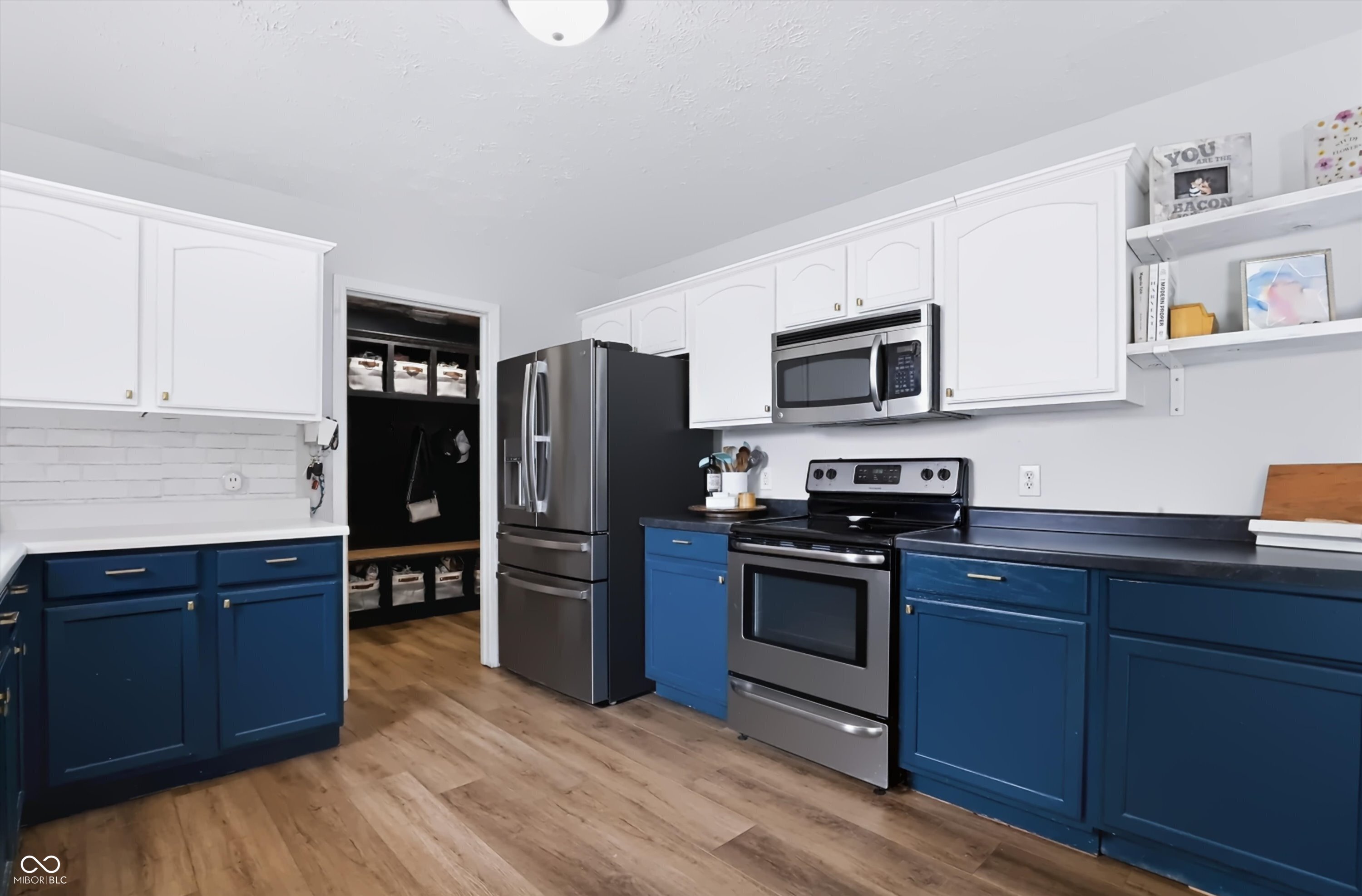 6808 Harriet Drive