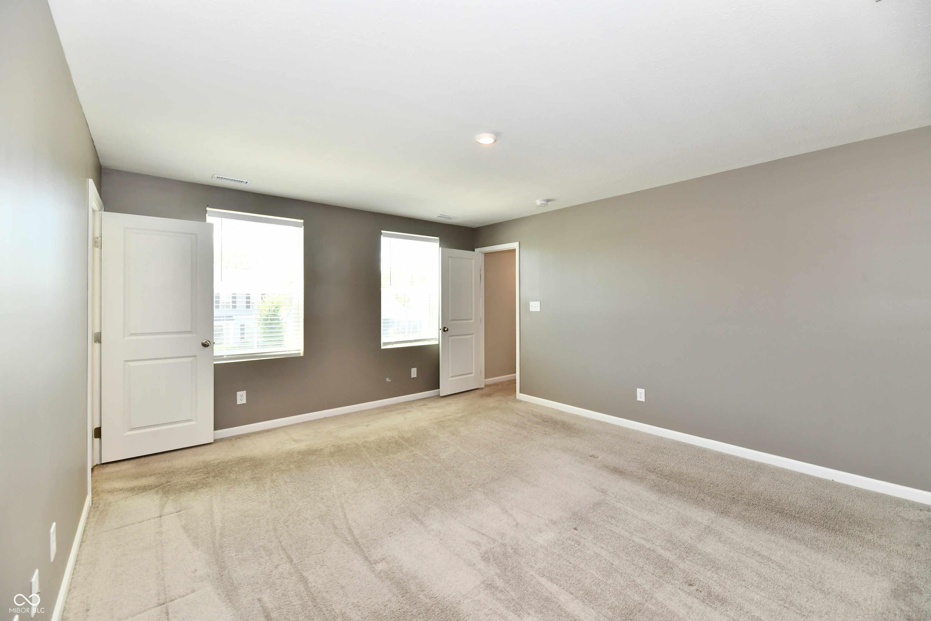 9739 Oak Grove Drive