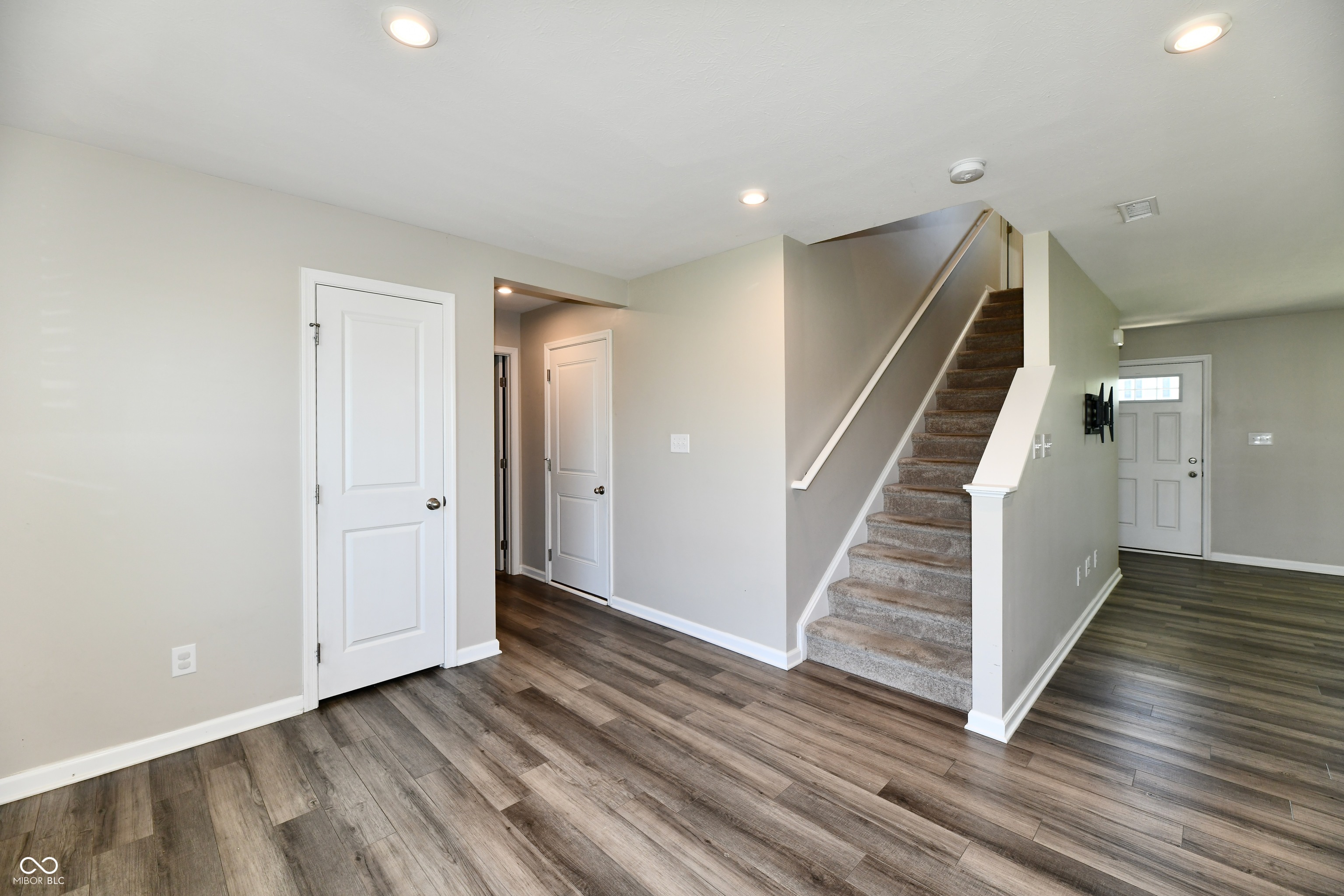 9739 Oak Grove Drive