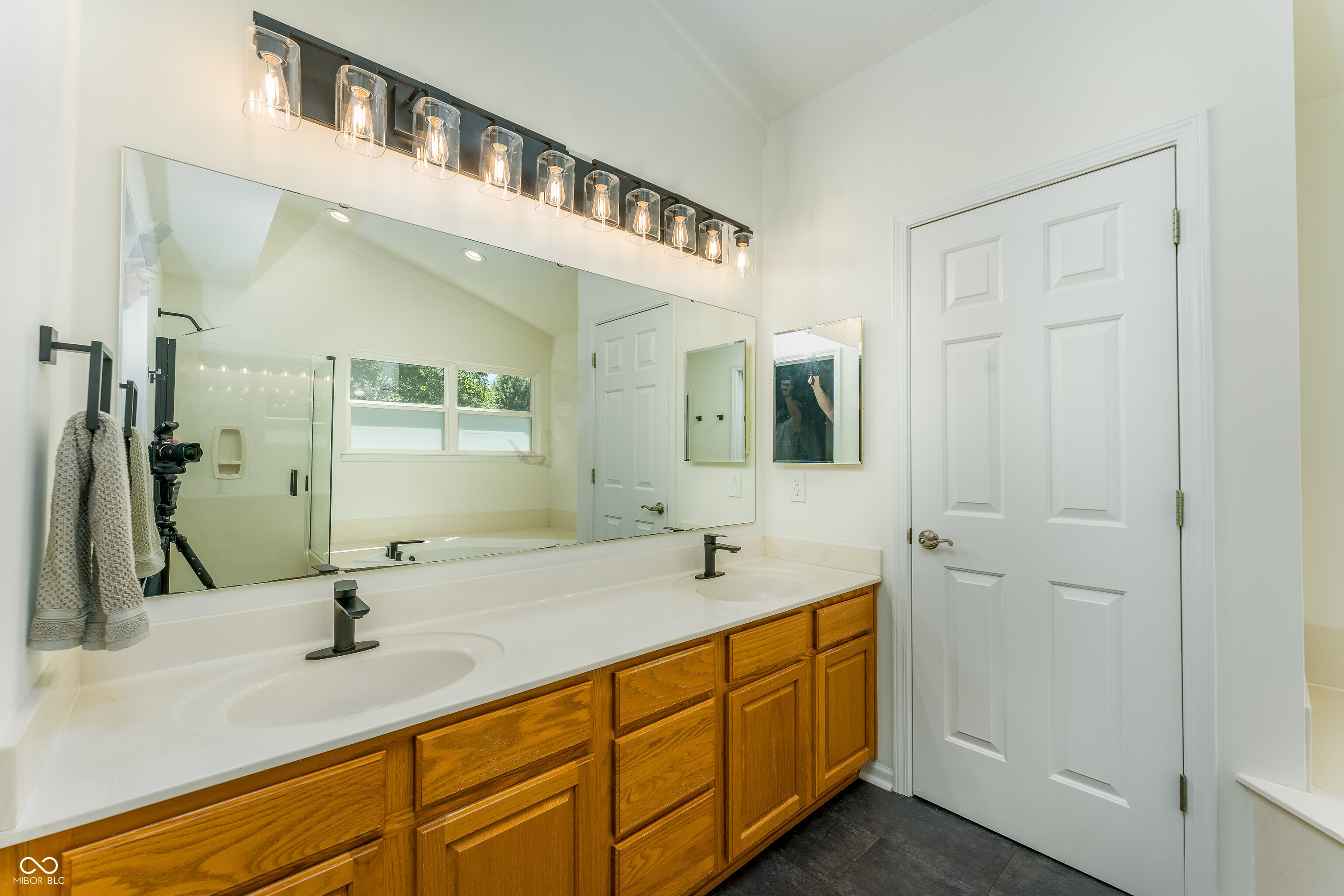 8508 Weaver Woods