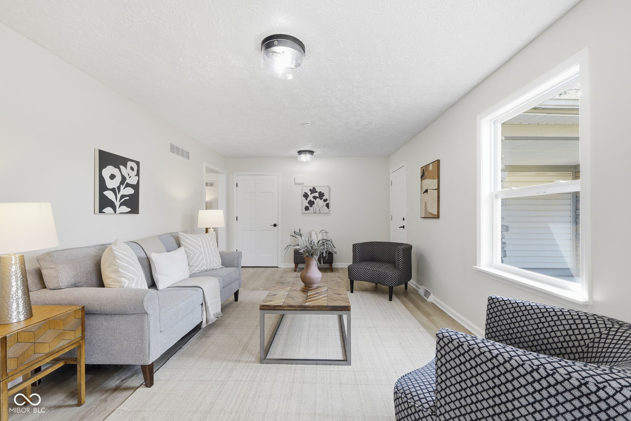 2204 Walnut Way