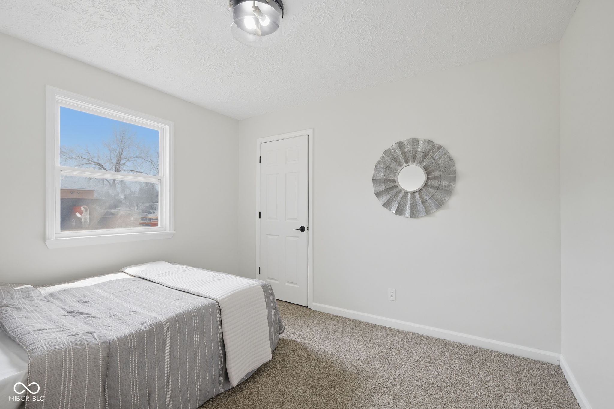 2204 Walnut Way