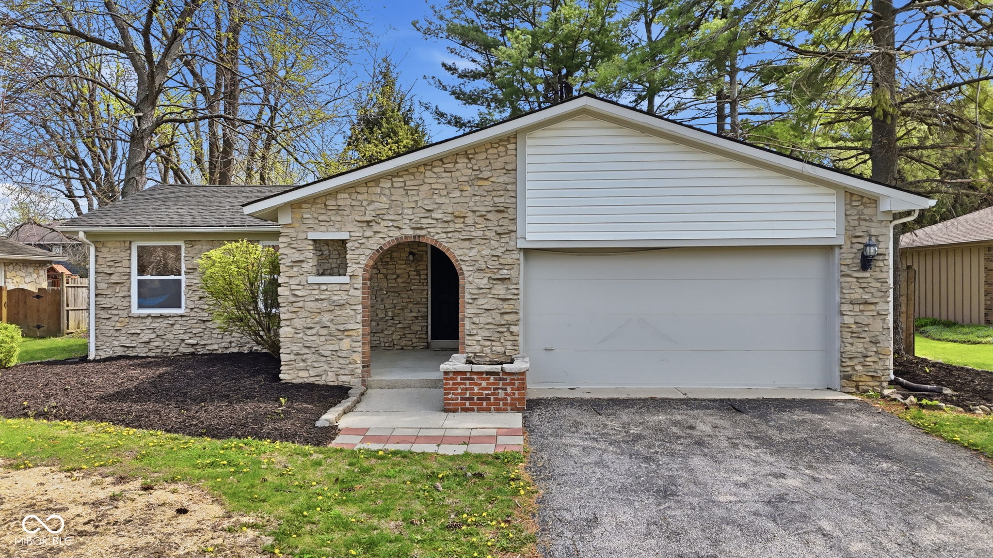 2204 Walnut Way