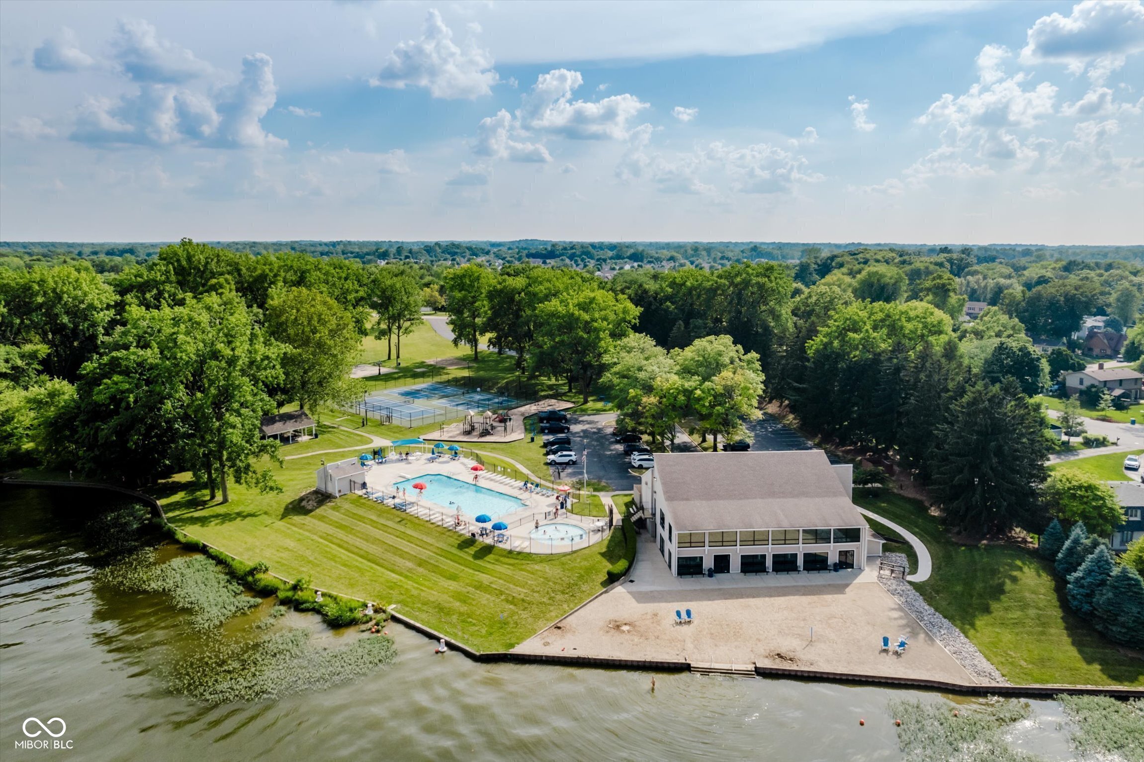 2204 Walnut Way