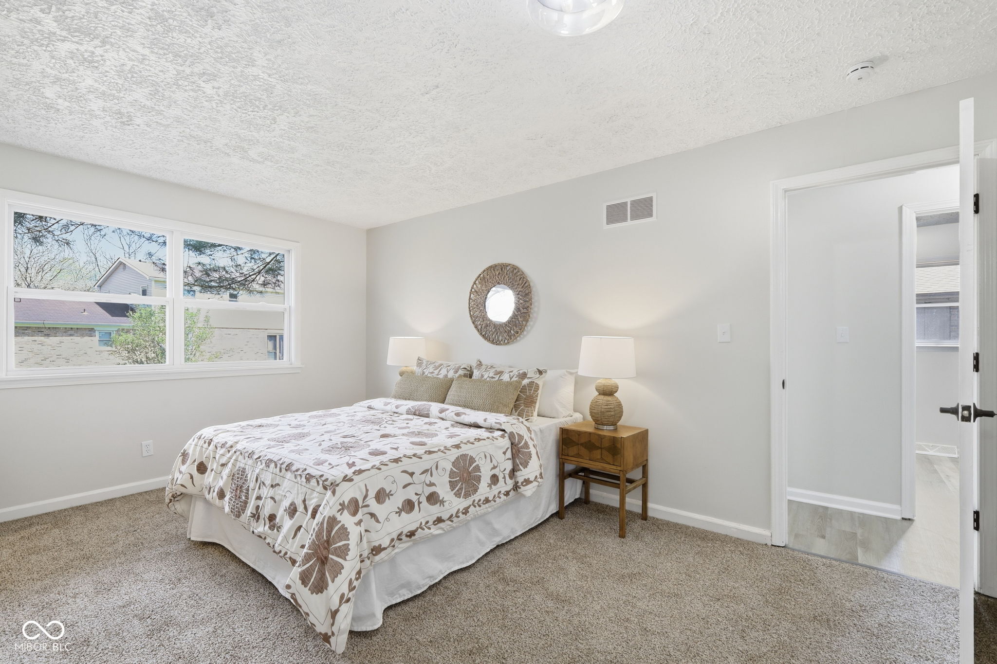 2204 Walnut Way