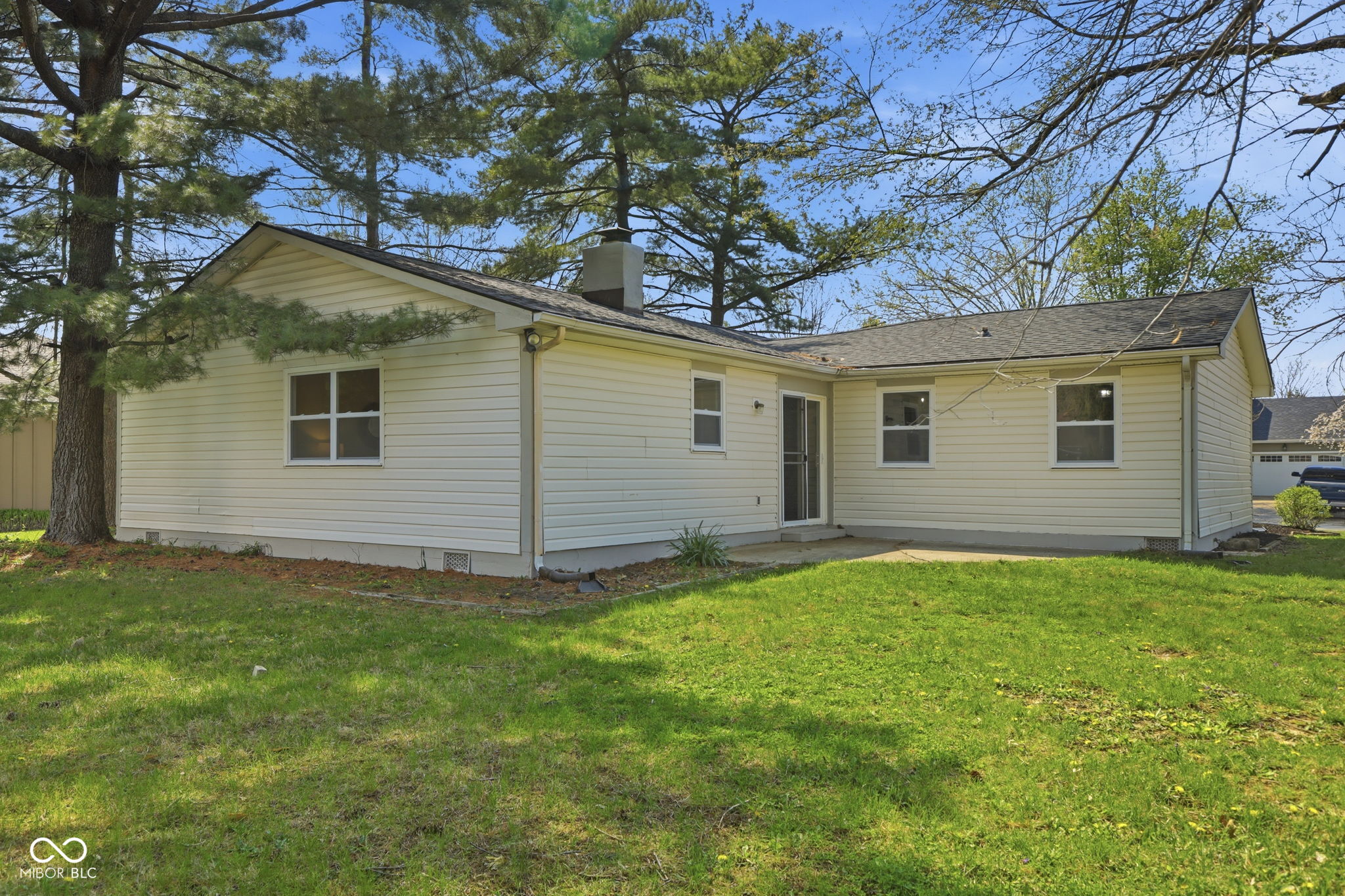 2204 Walnut Way