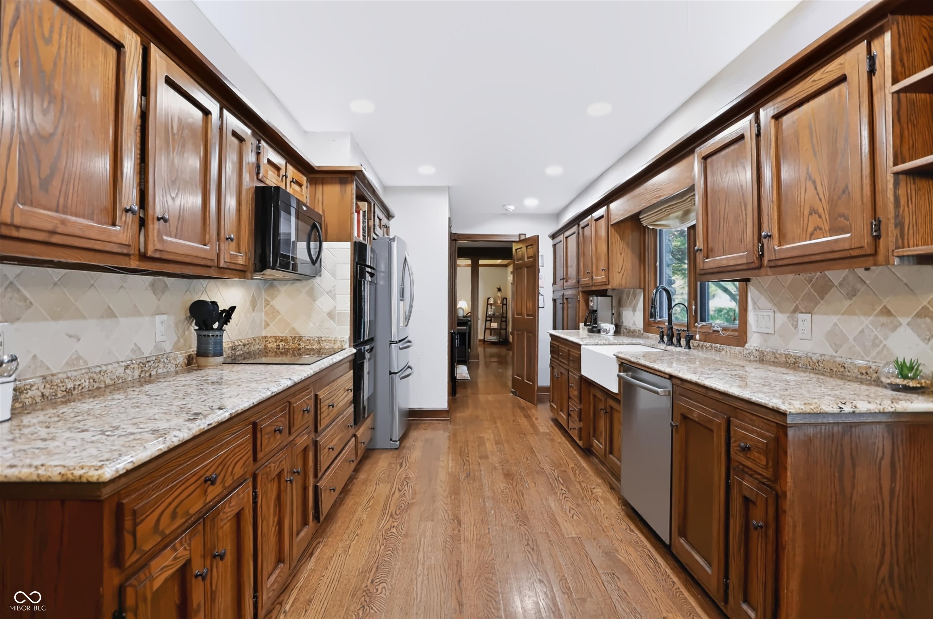 6717 La Tour Circle