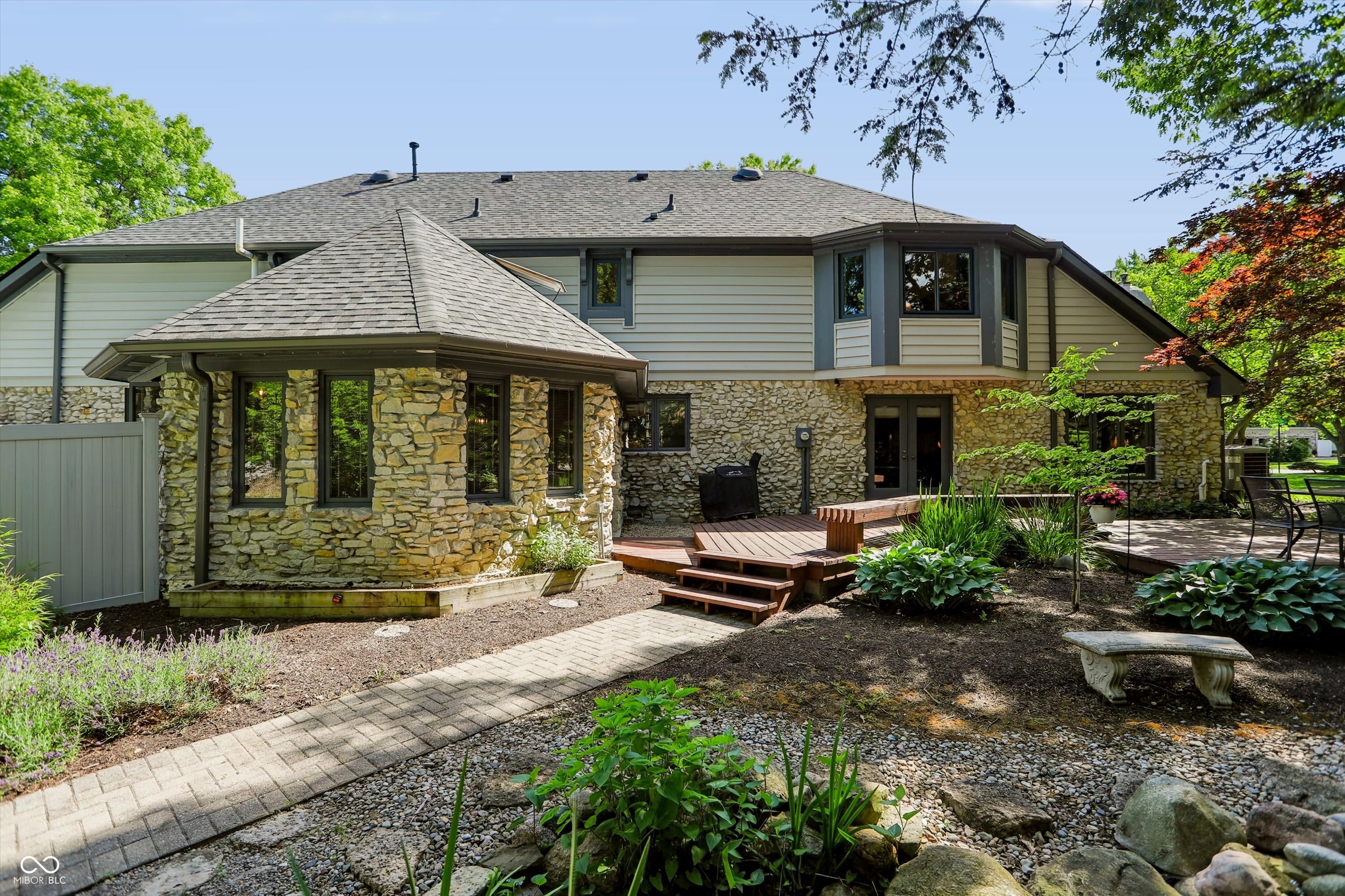 6717 La Tour Circle