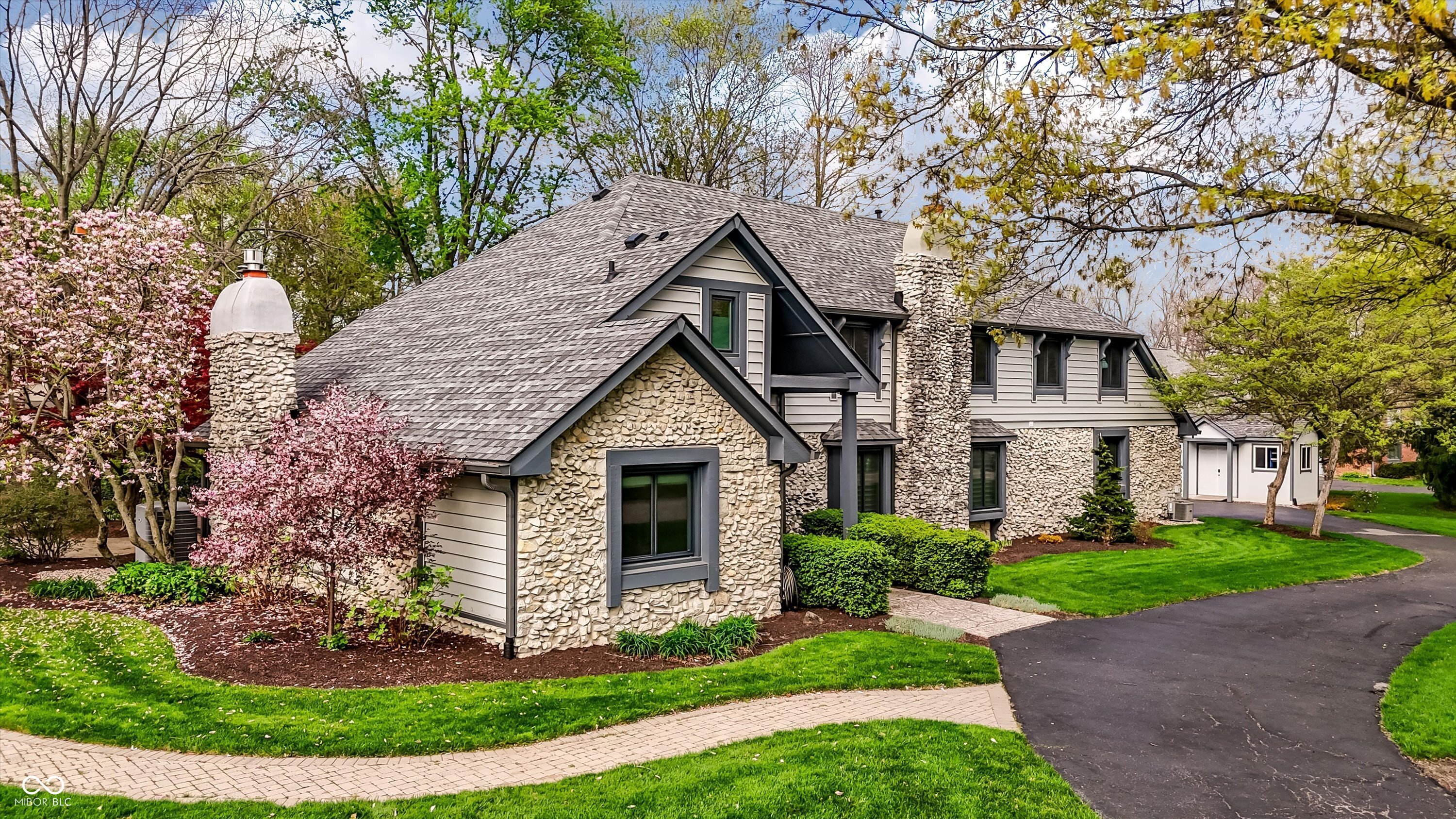 6717 La Tour Circle