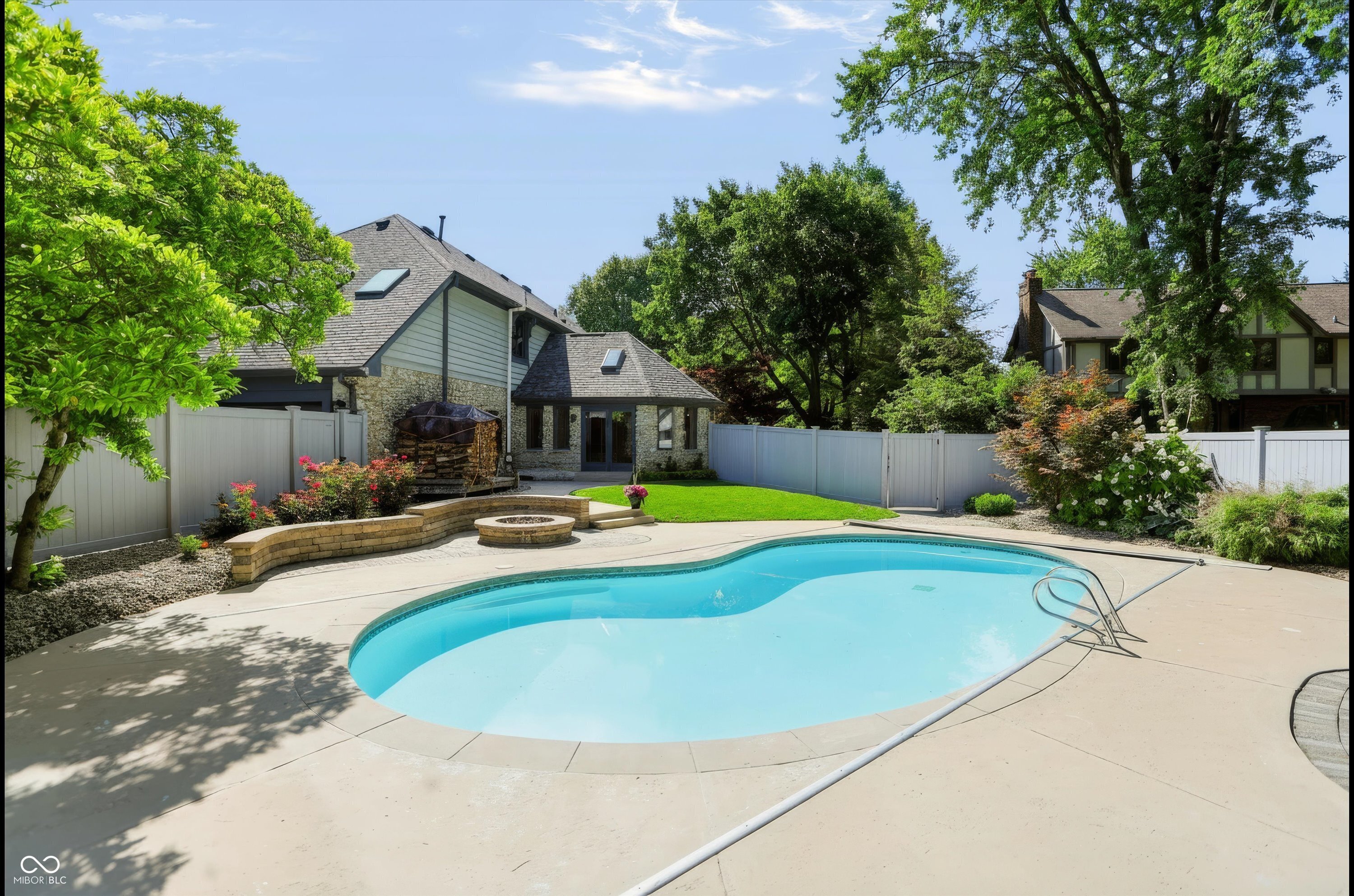 6717 La Tour Circle