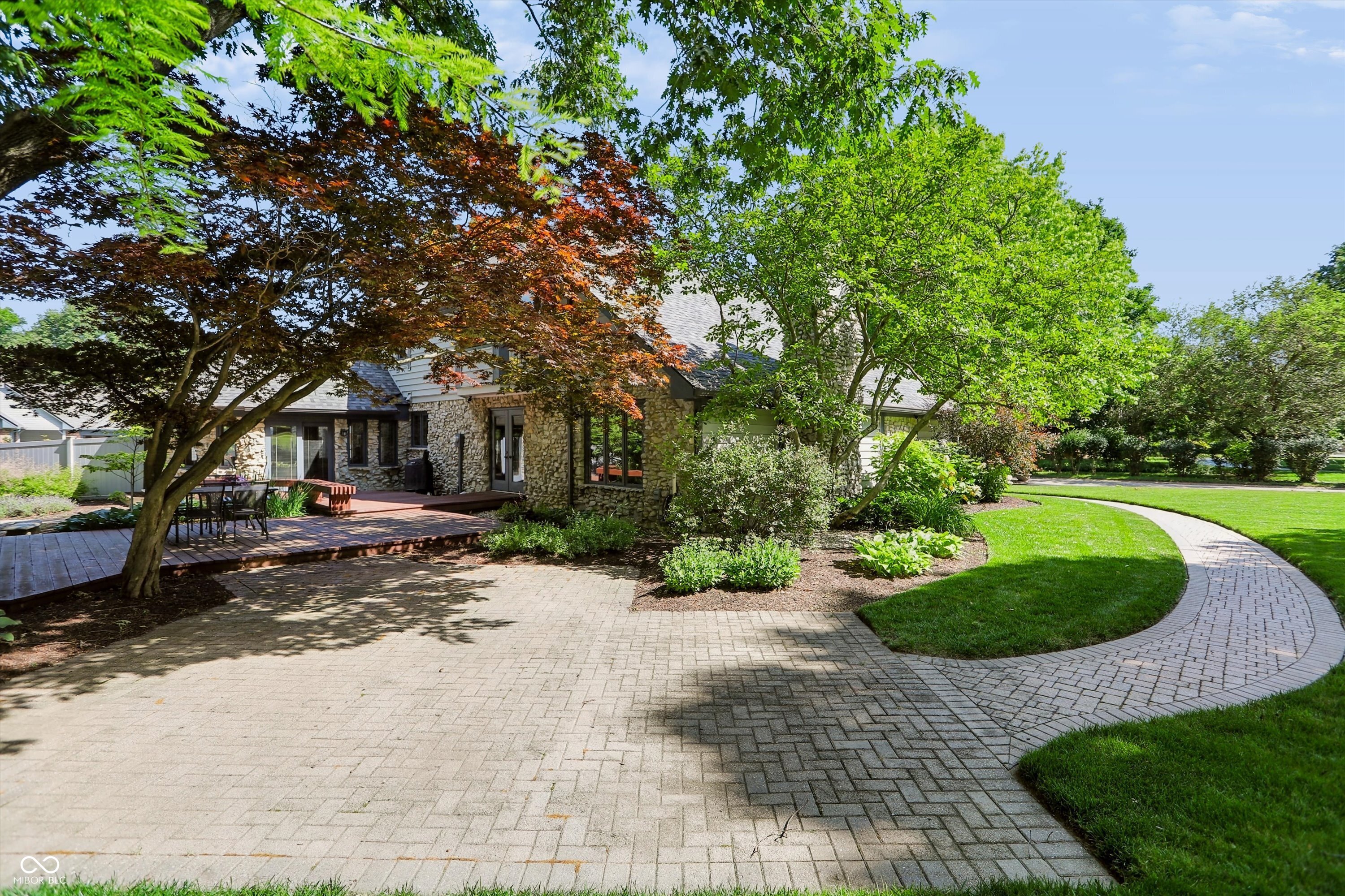 6717 La Tour Circle