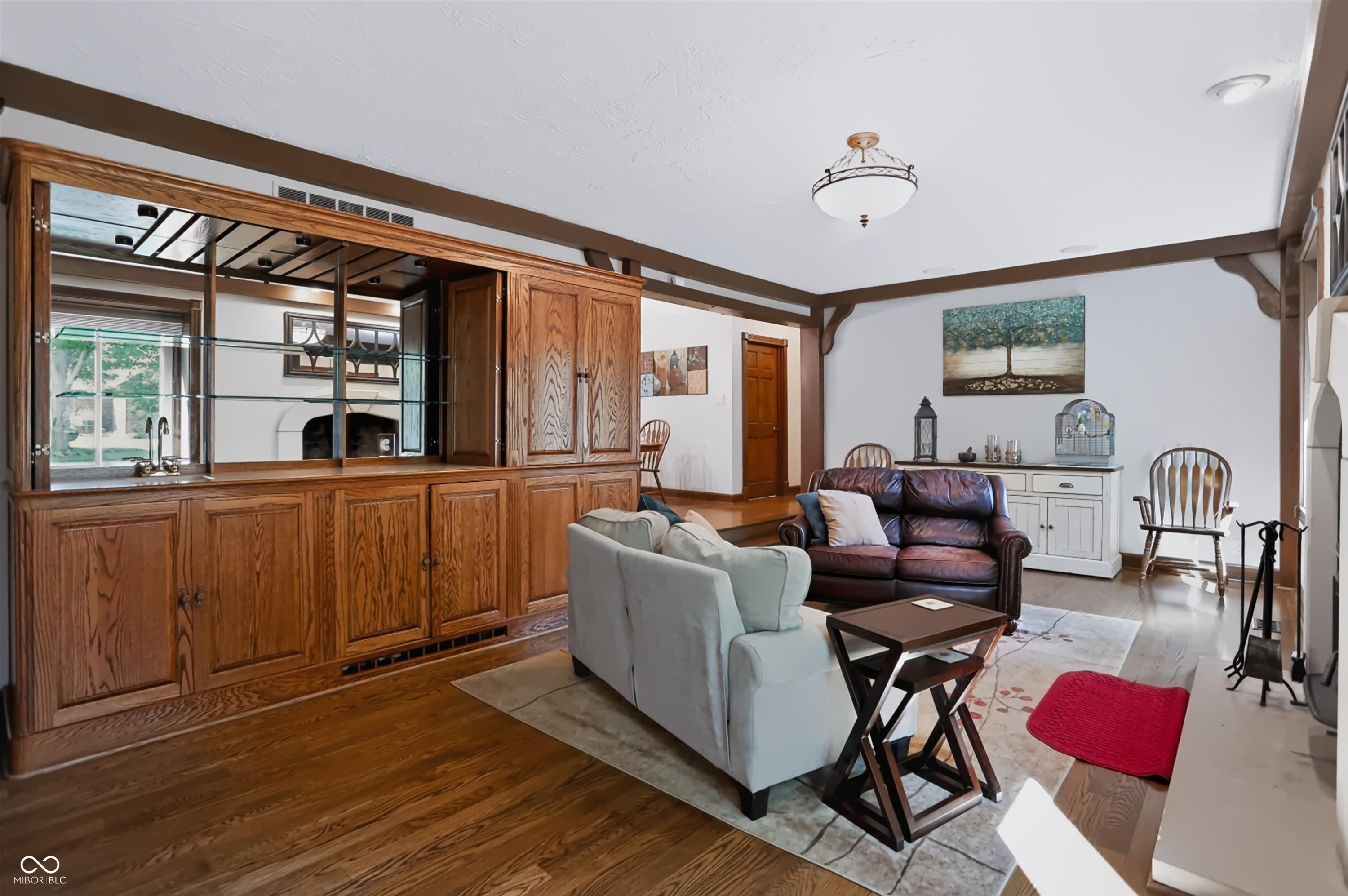 6717 La Tour Circle