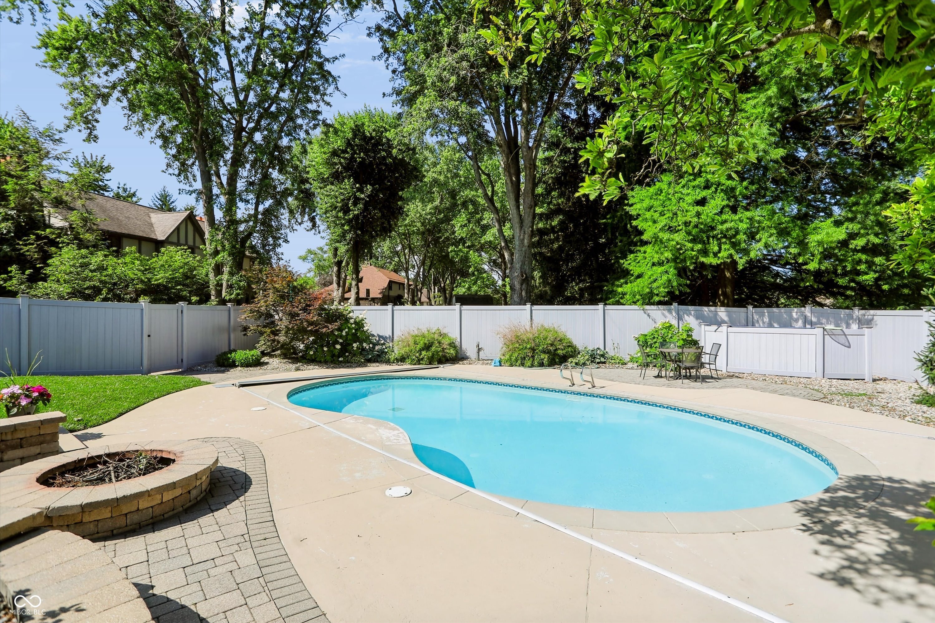 6717 La Tour Circle