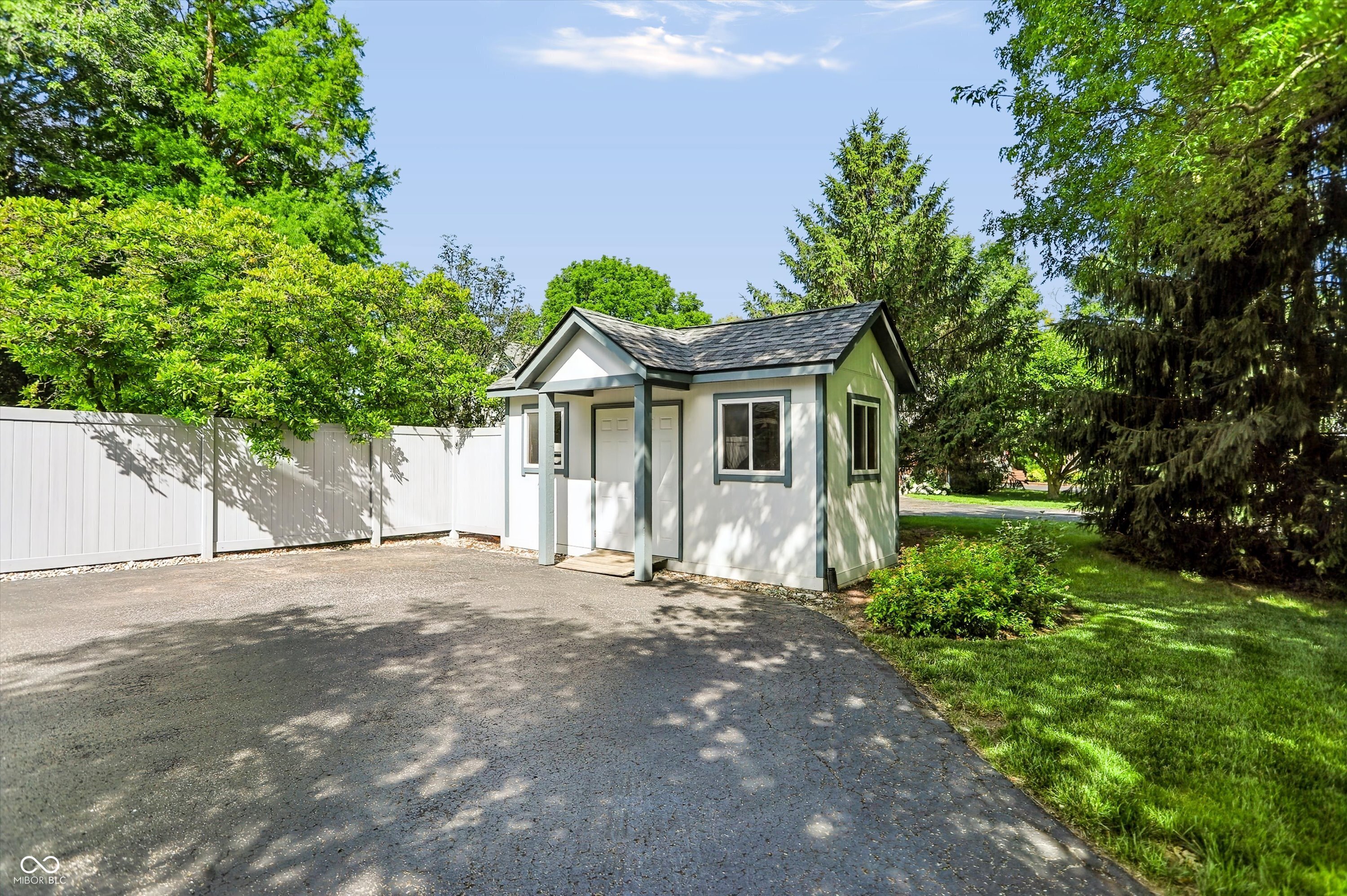 6717 La Tour Circle