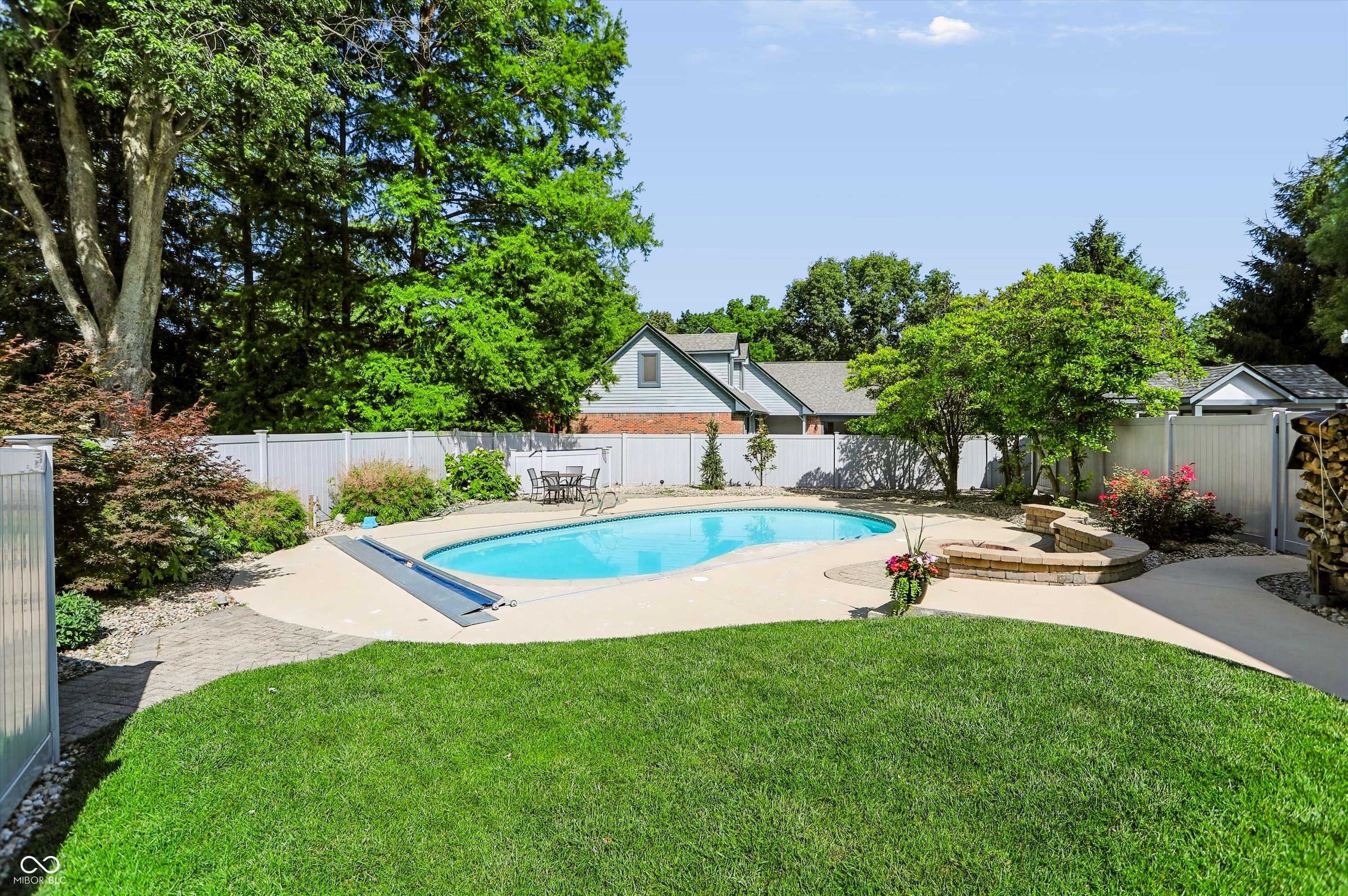 6717 La Tour Circle