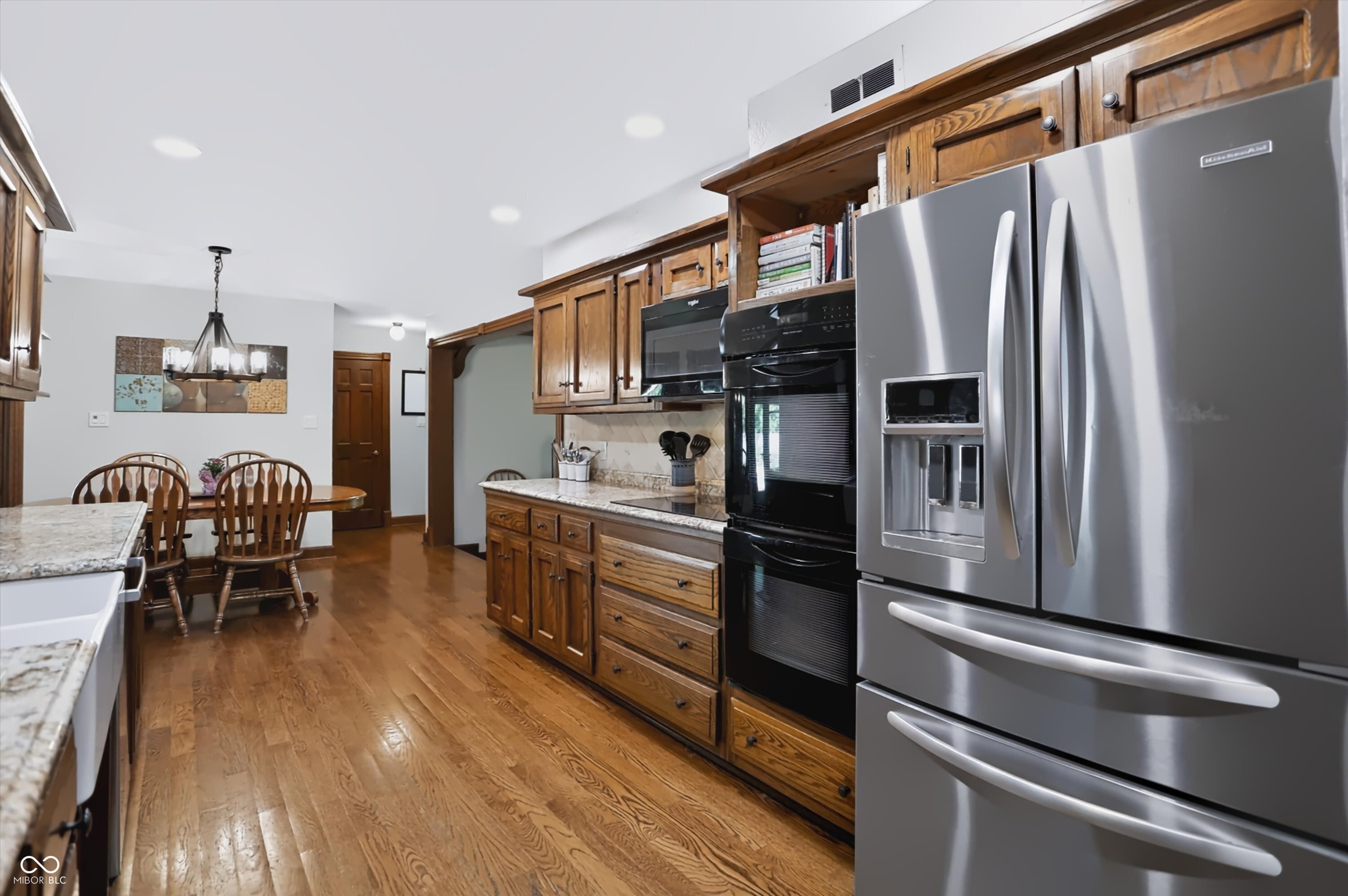 6717 La Tour Circle