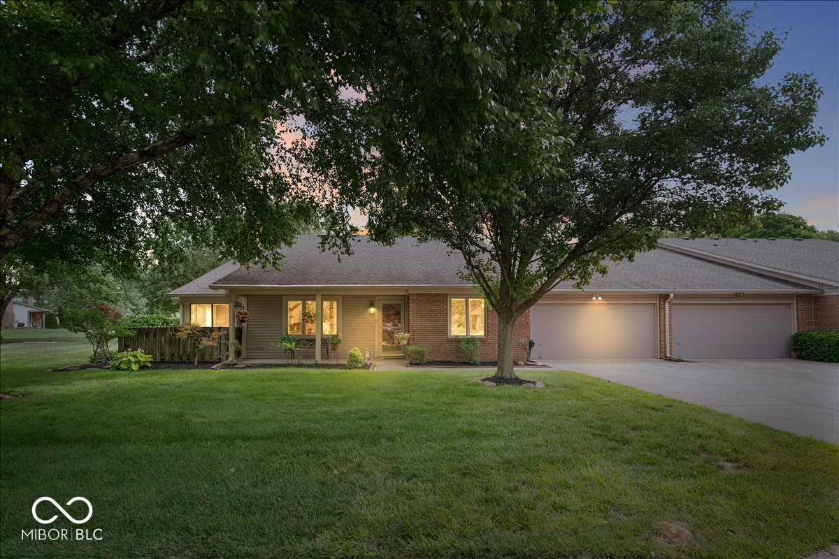 7438 Prairie Lake Drive