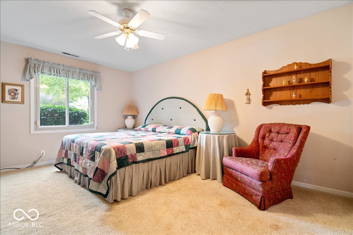 7438 Prairie Lake Drive
