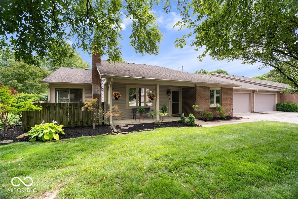 7438 Prairie Lake Drive
