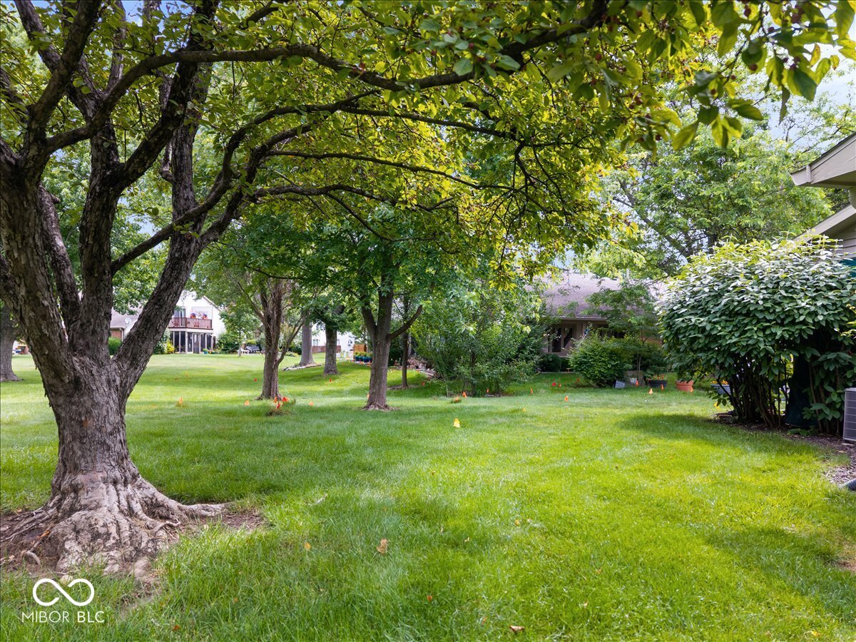 7438 Prairie Lake Drive