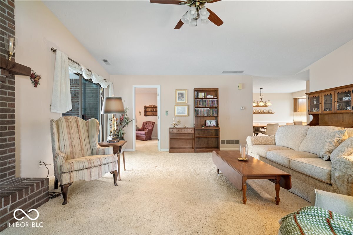 7438 Prairie Lake Drive