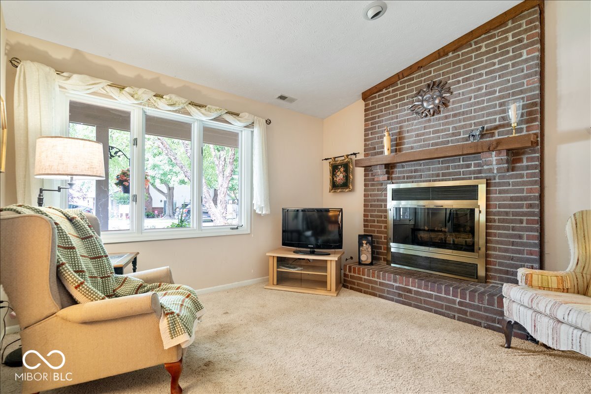 7438 Prairie Lake Drive