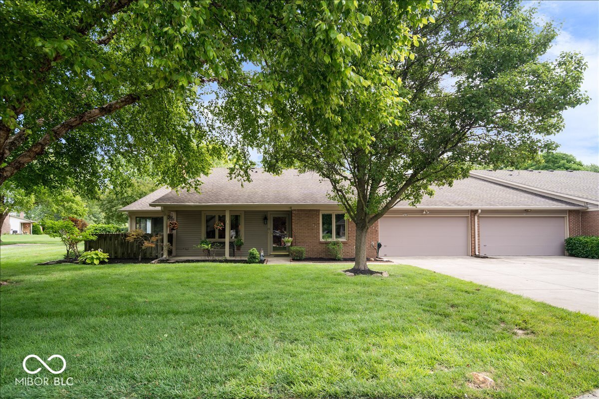 7438 Prairie Lake Drive