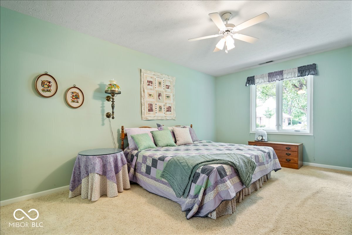 7438 Prairie Lake Drive