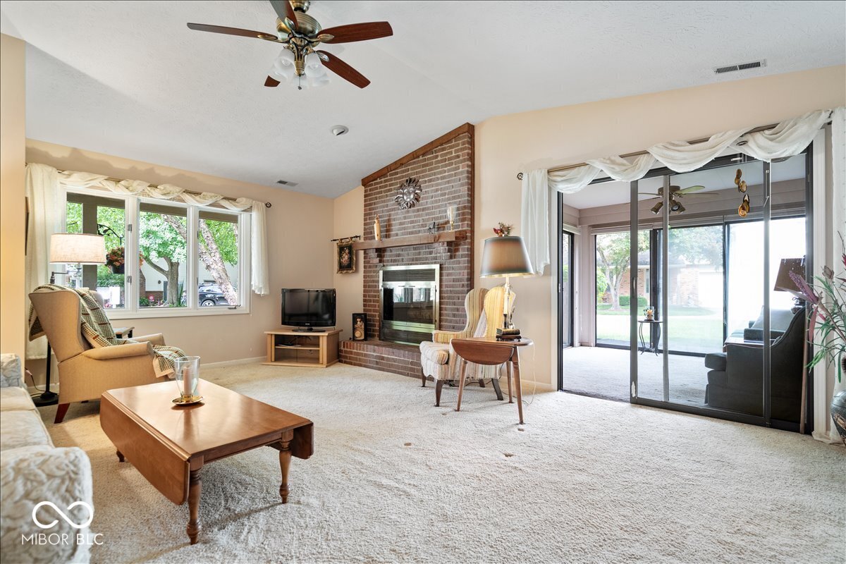 7438 Prairie Lake Drive