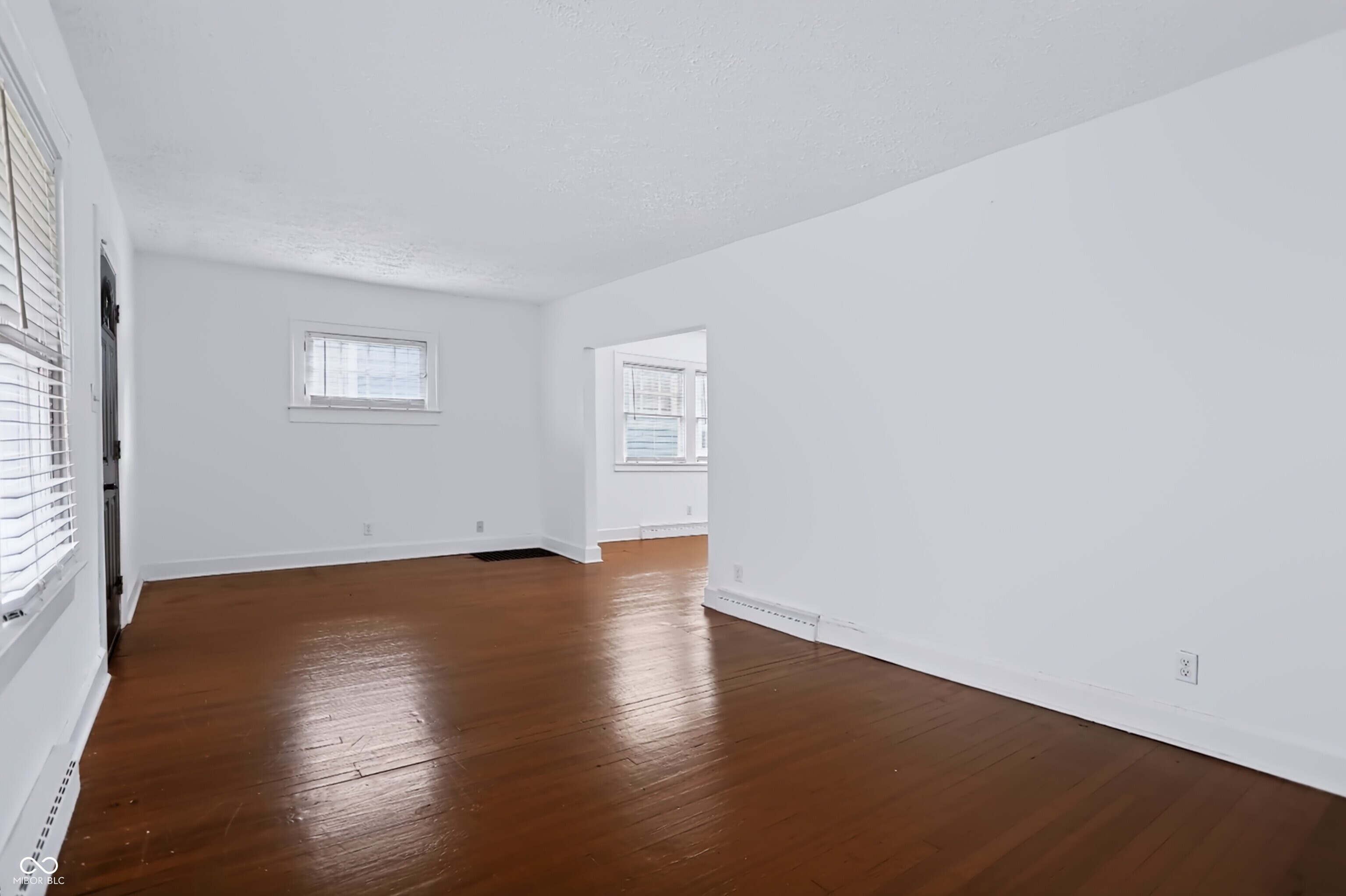 902 N Drexel Avenue