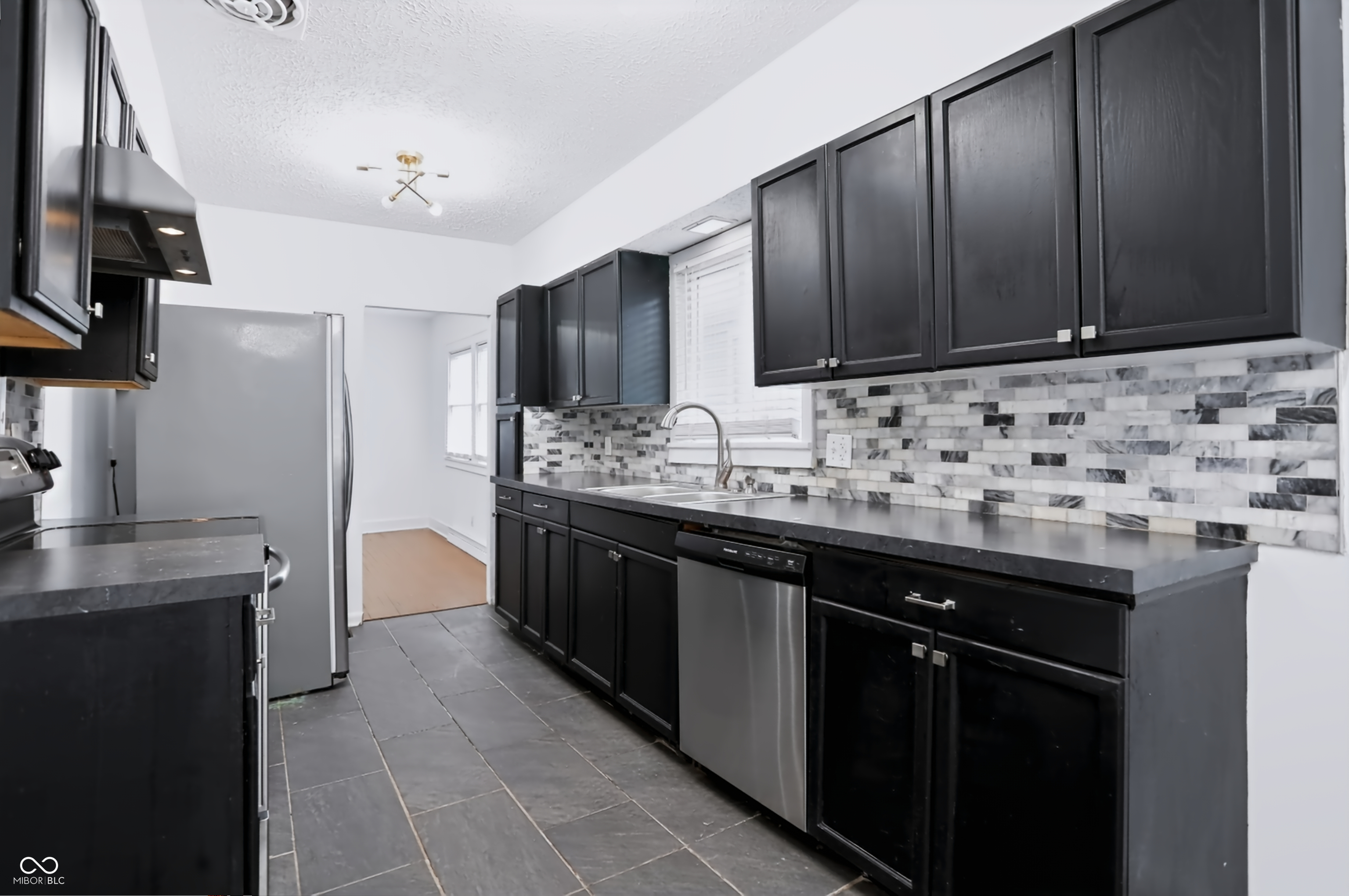 902 N Drexel Avenue
