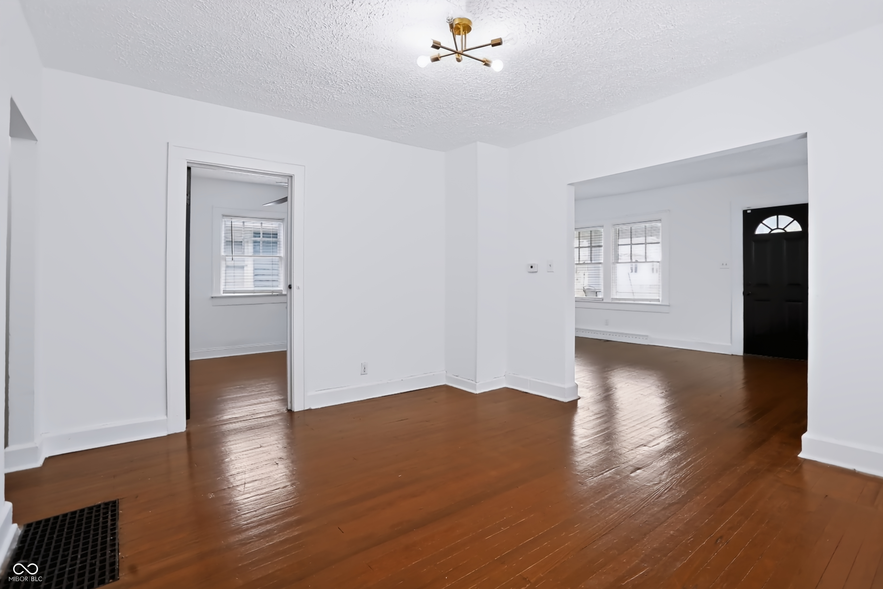 902 N Drexel Avenue