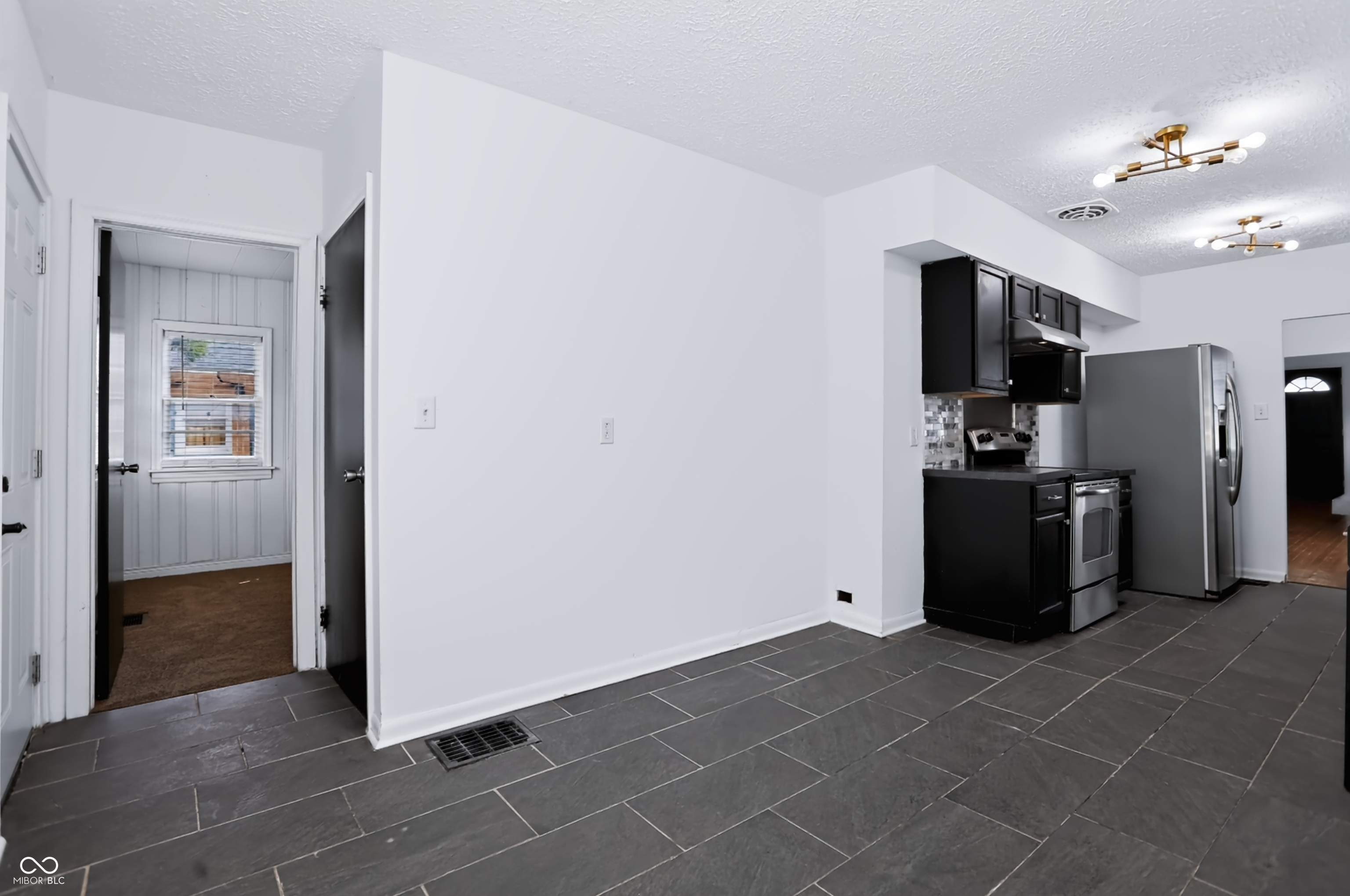 902 N Drexel Avenue