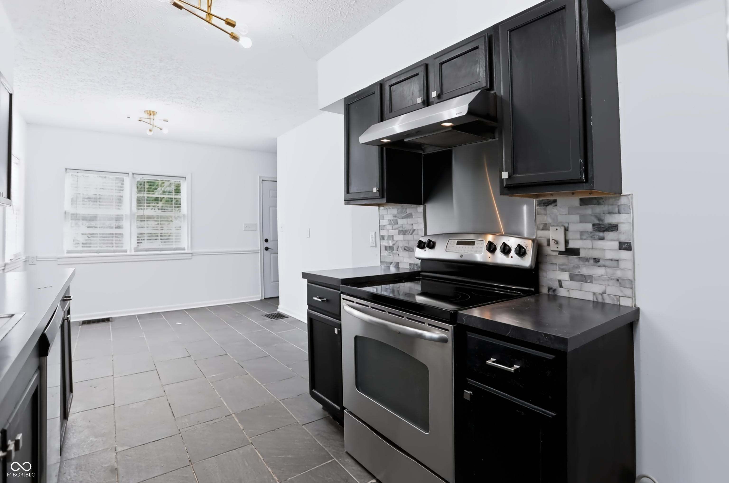 902 N Drexel Avenue
