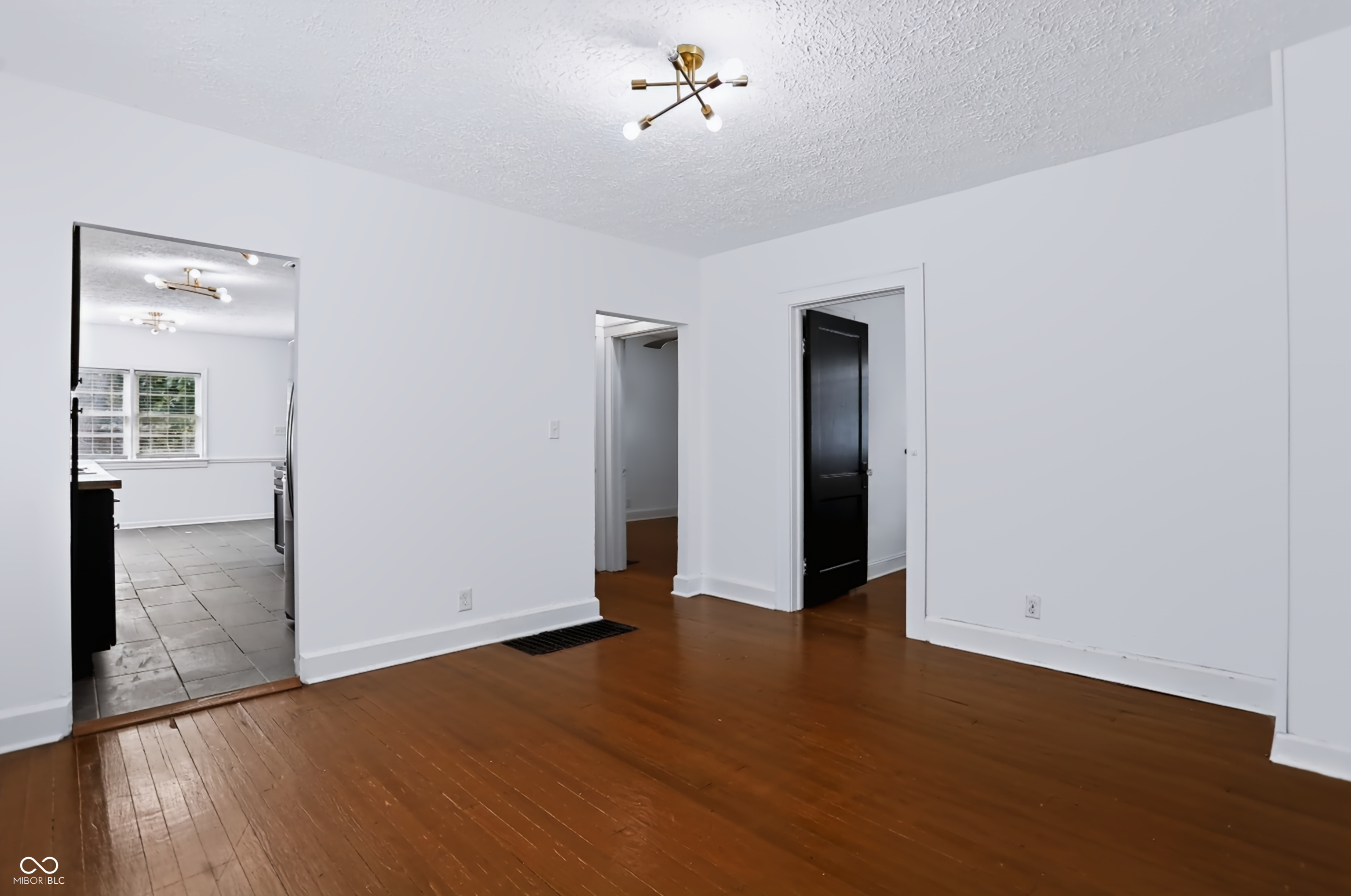 902 N Drexel Avenue