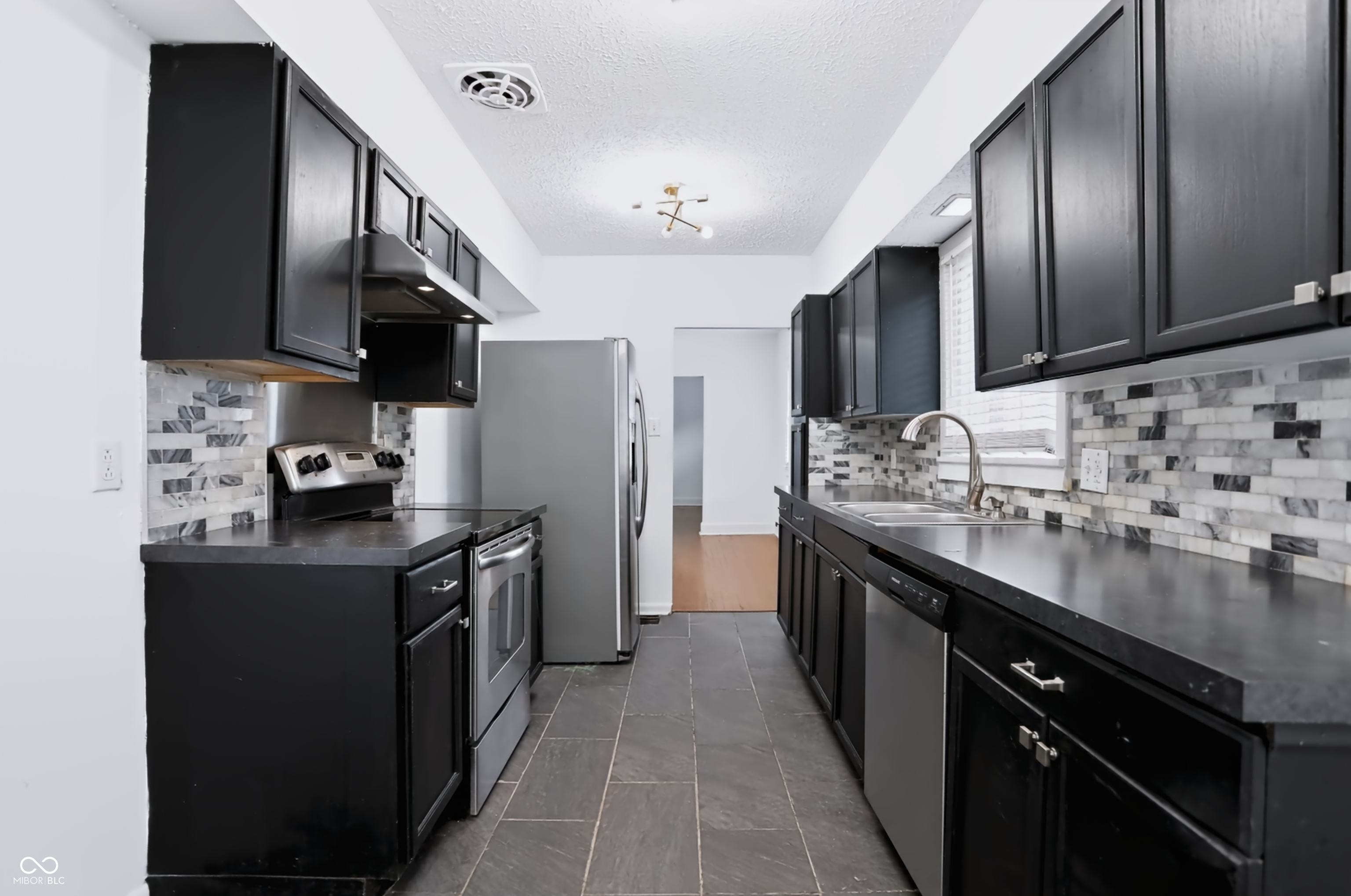 902 N Drexel Avenue
