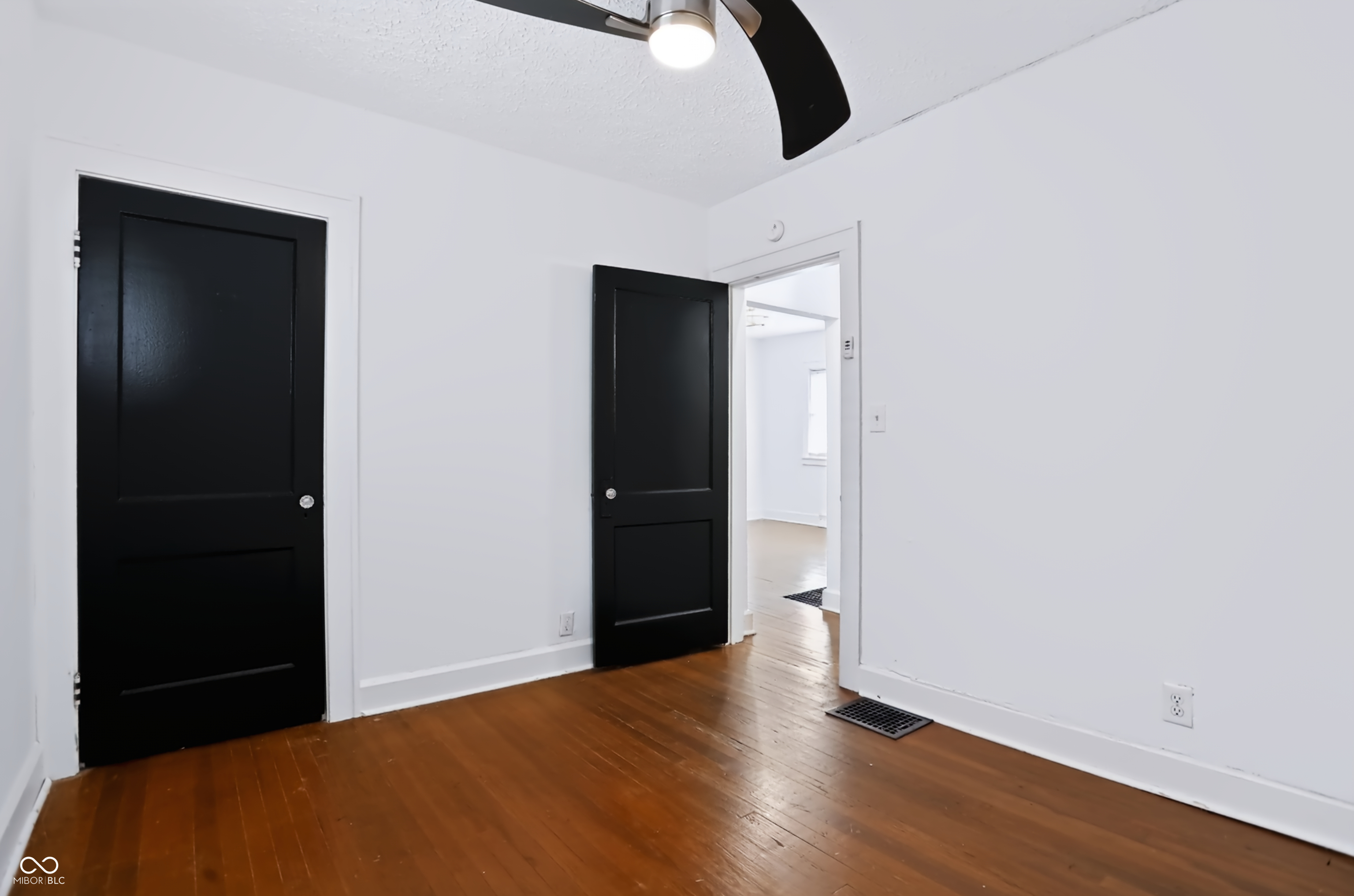 902 N Drexel Avenue