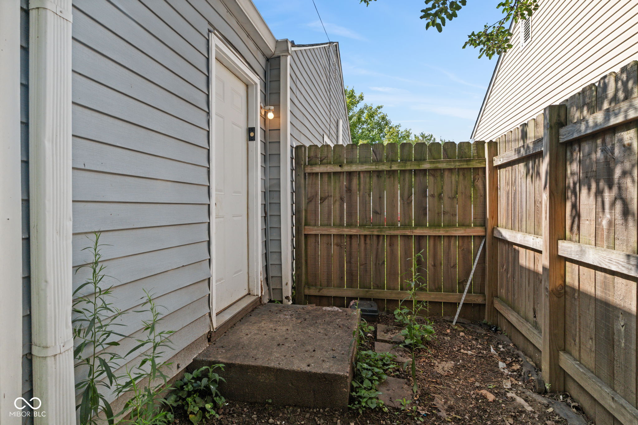 1654 Iowa Street