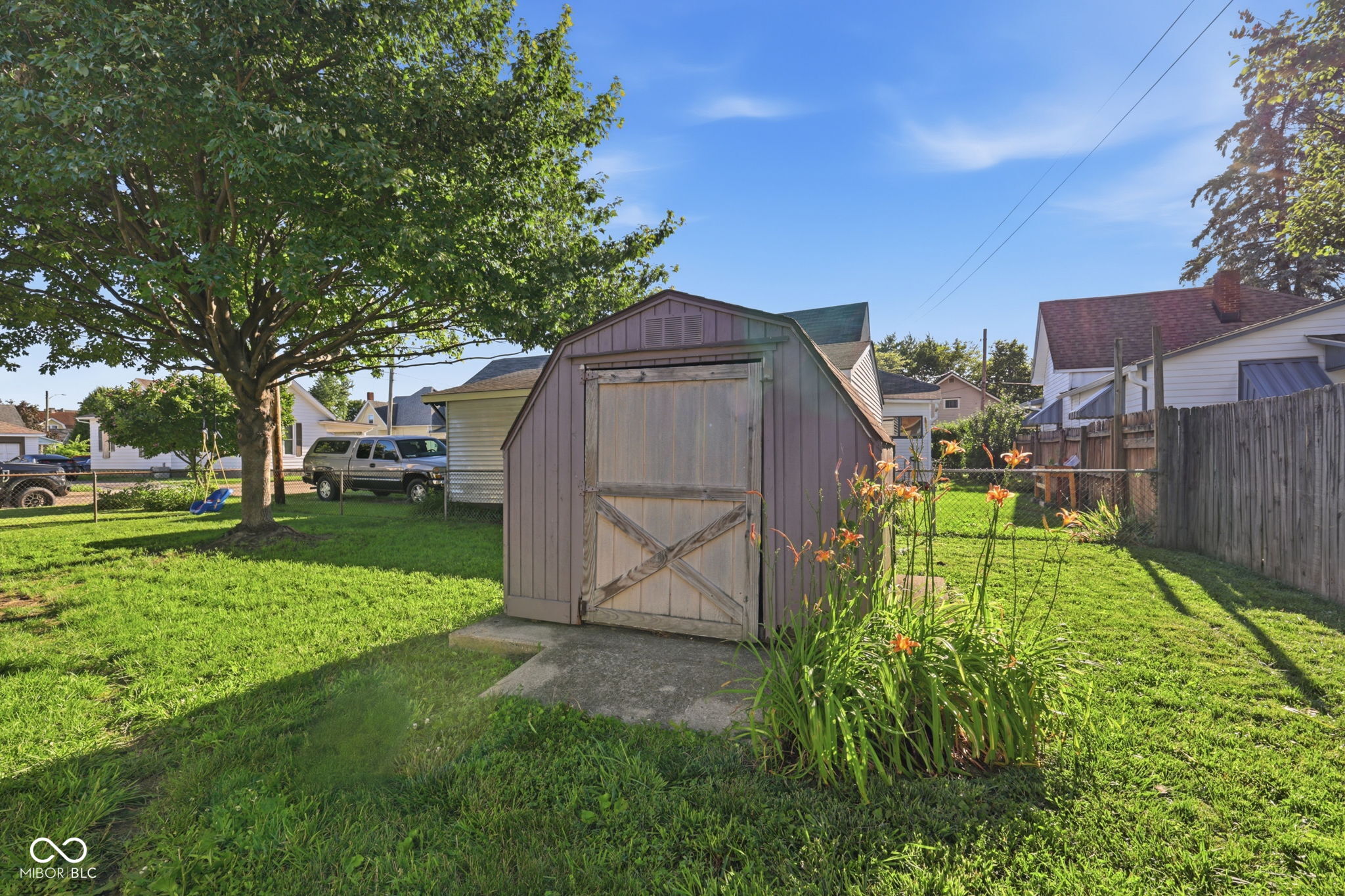 20 W Locust Street