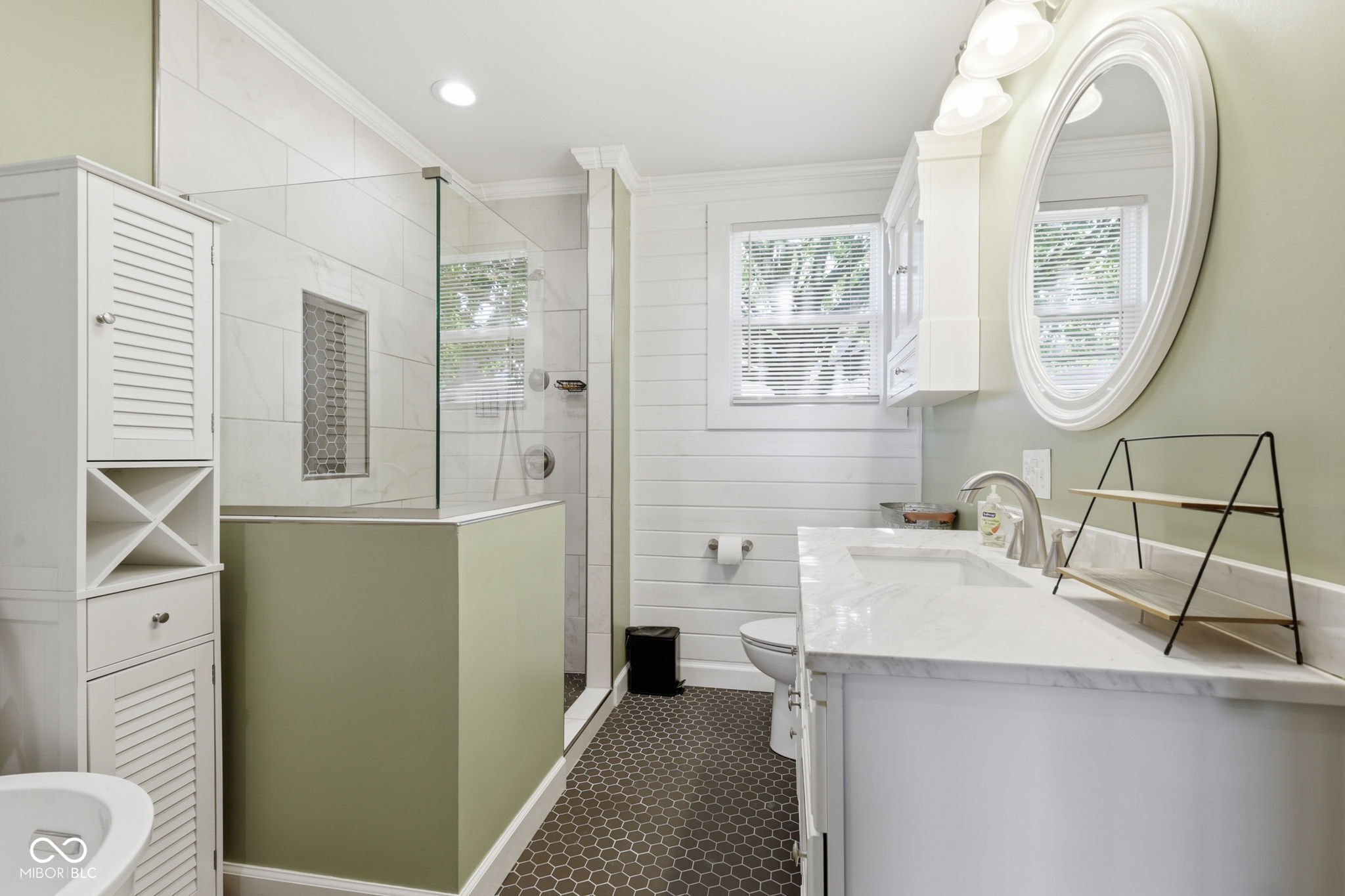 20 W Locust Street
