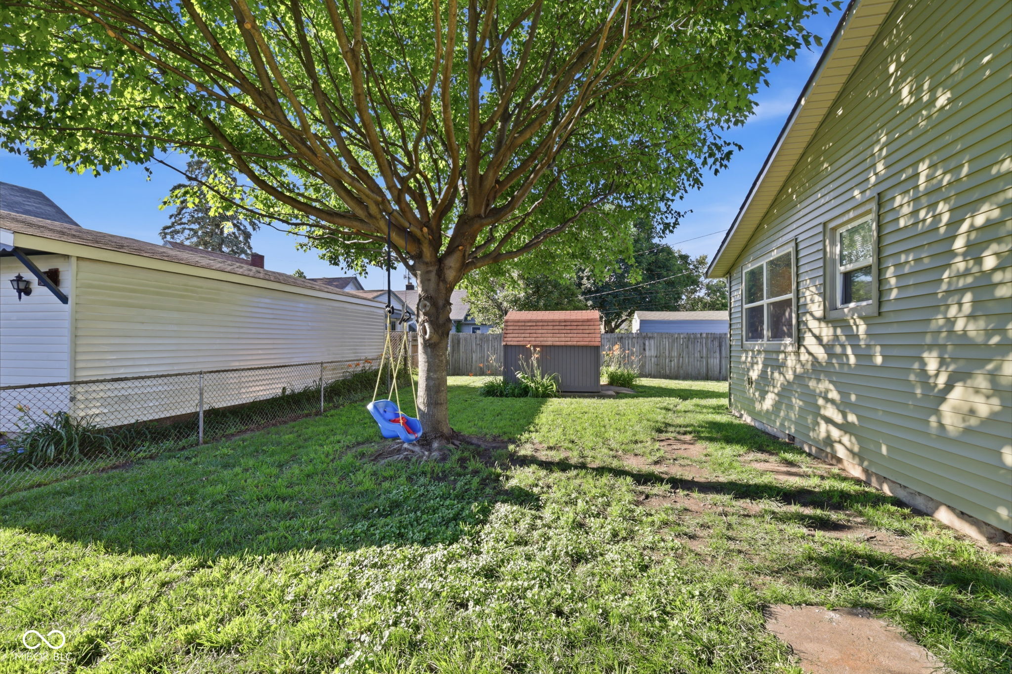 20 W Locust Street