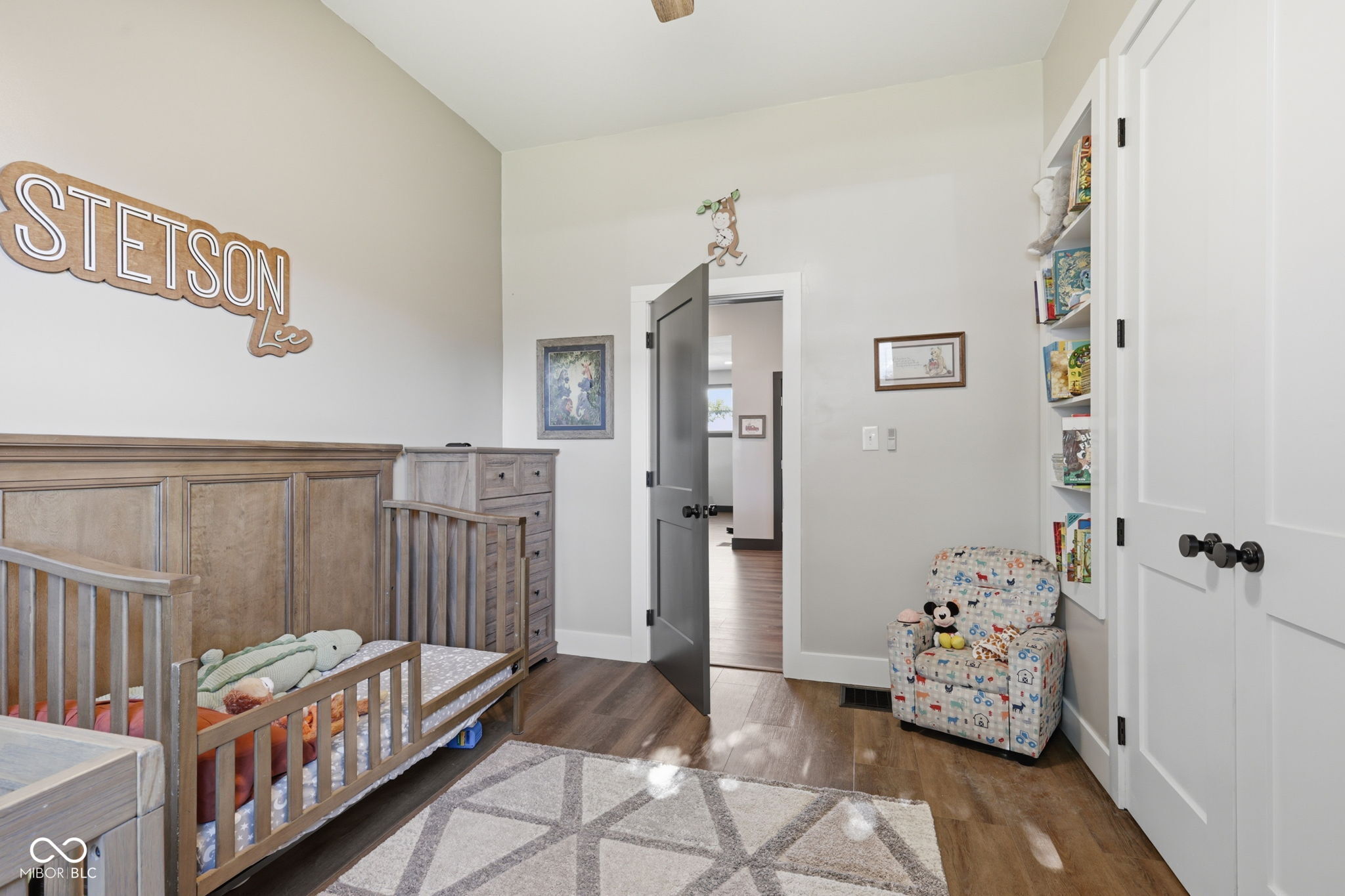 20 W Locust Street
