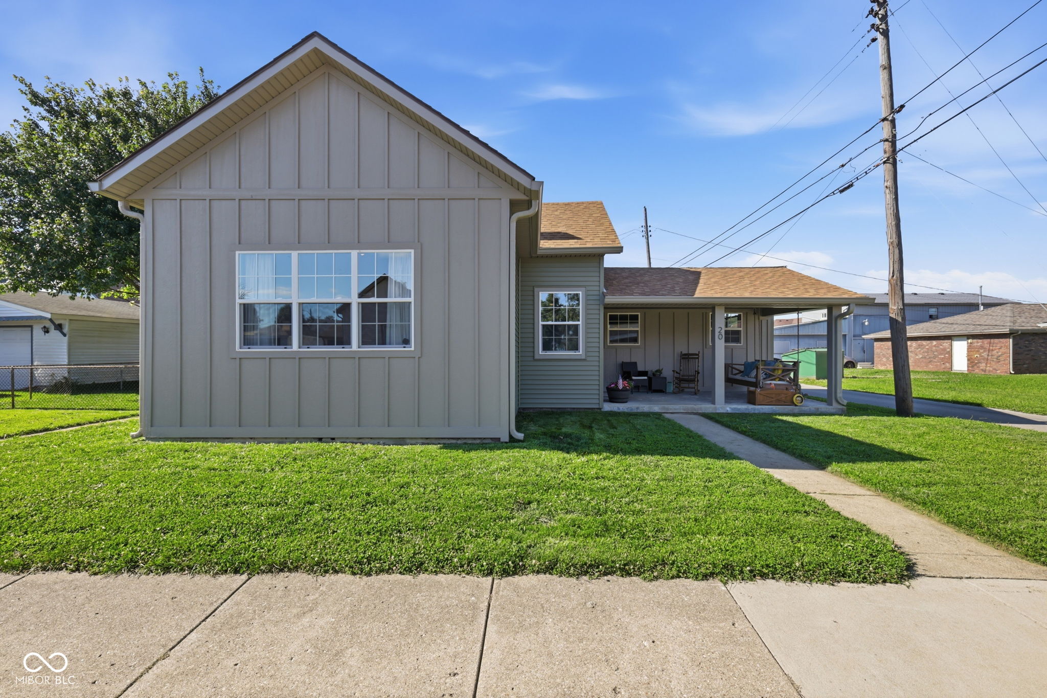 20 W Locust Street