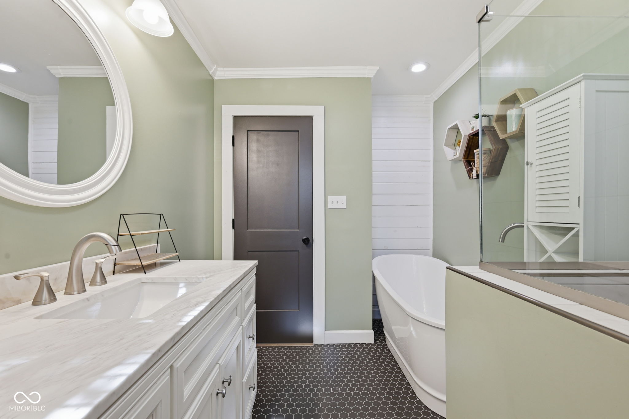 20 W Locust Street
